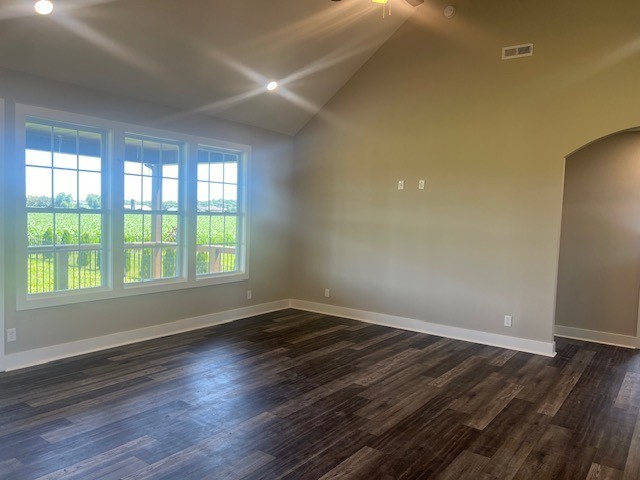 186 Lookout Dr