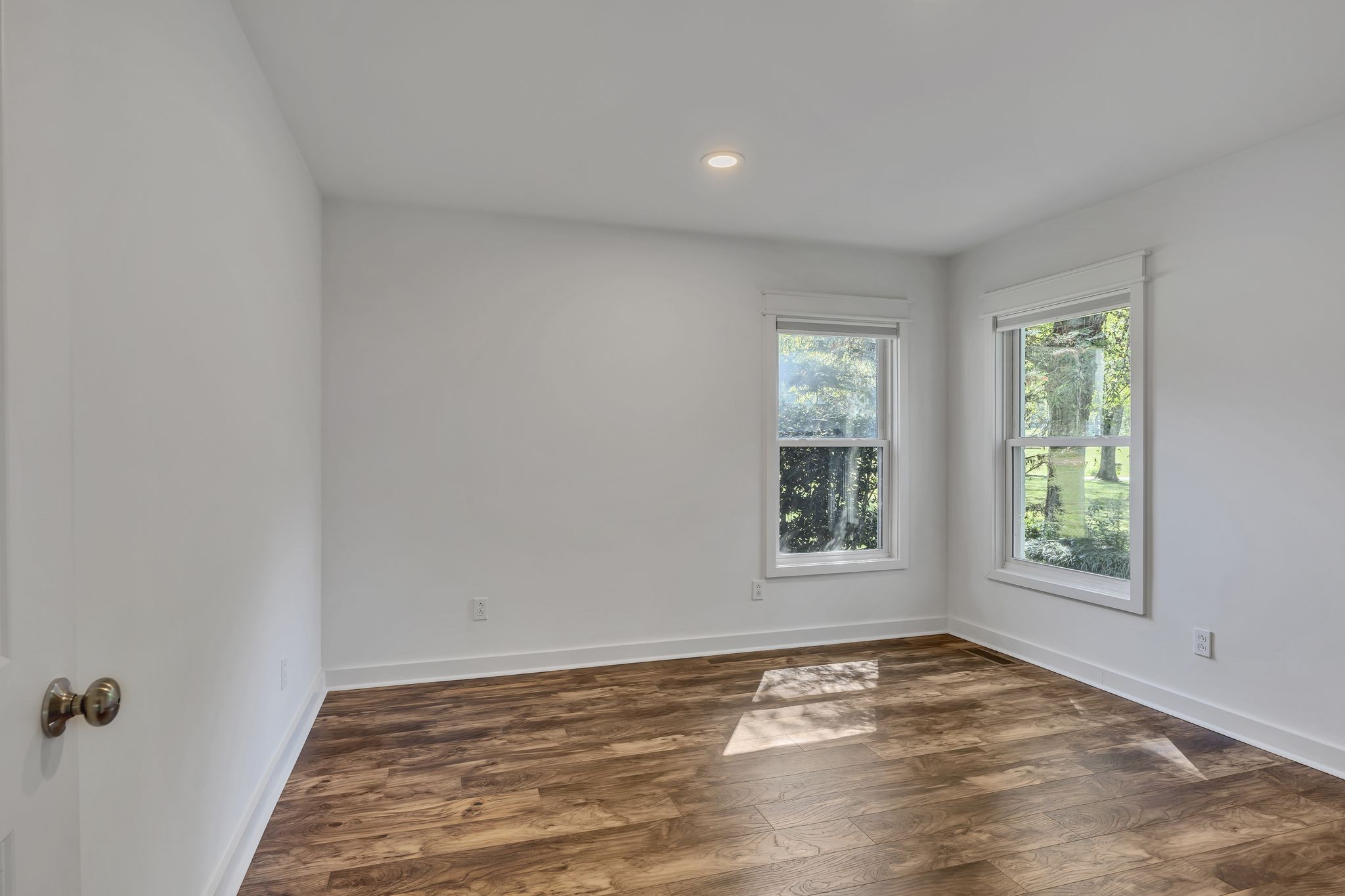 321 Lawndale Dr