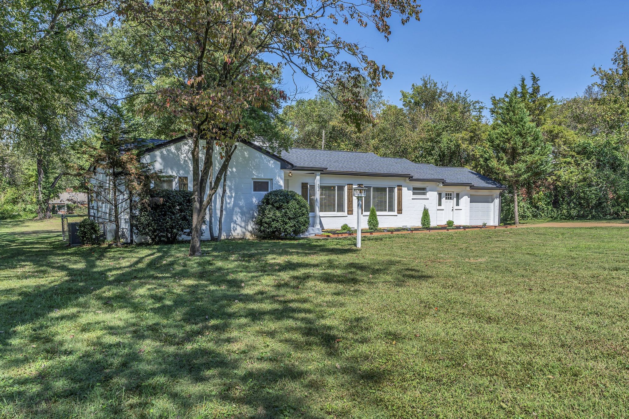 321 Lawndale Dr