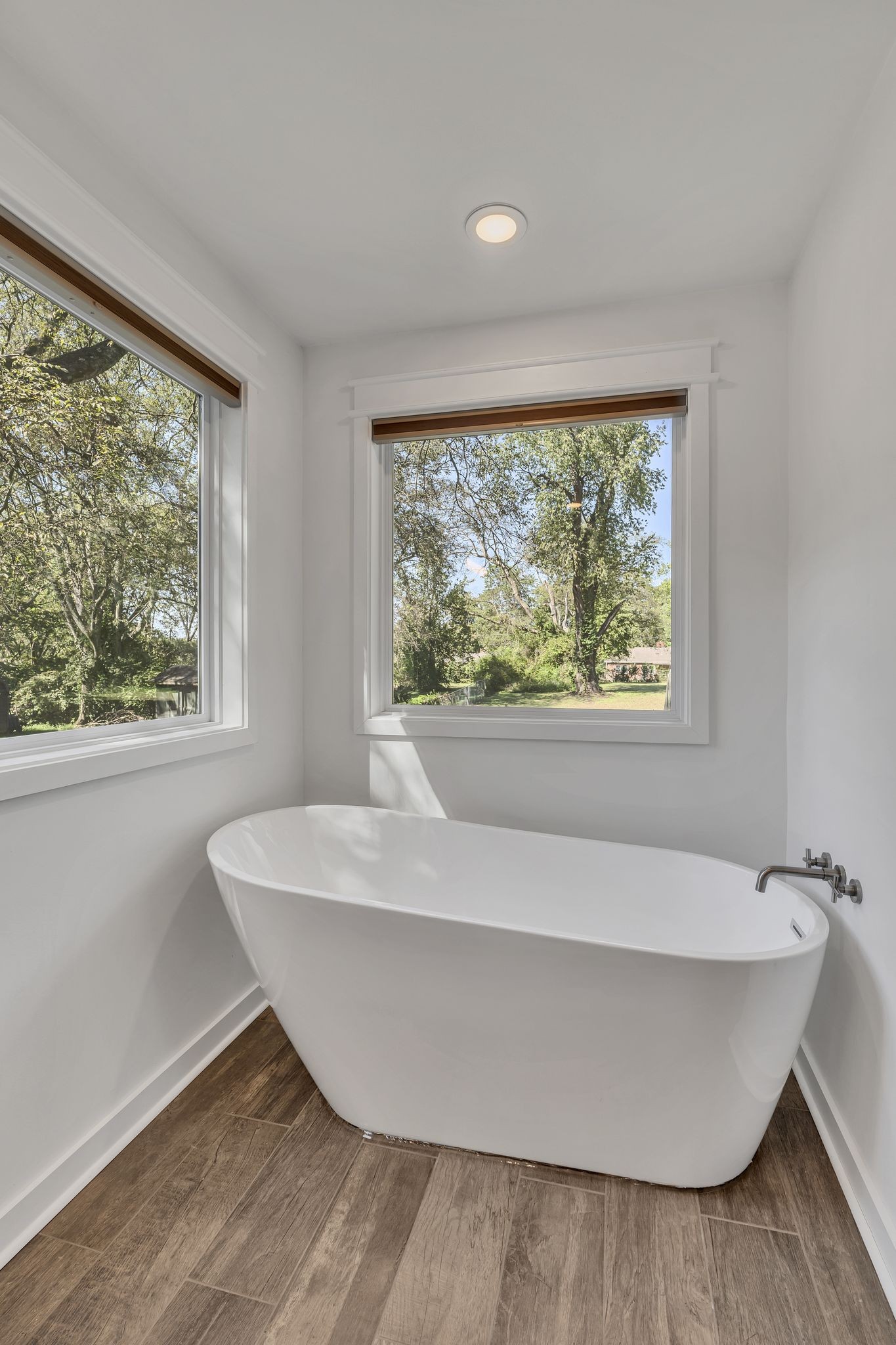 321 Lawndale Dr