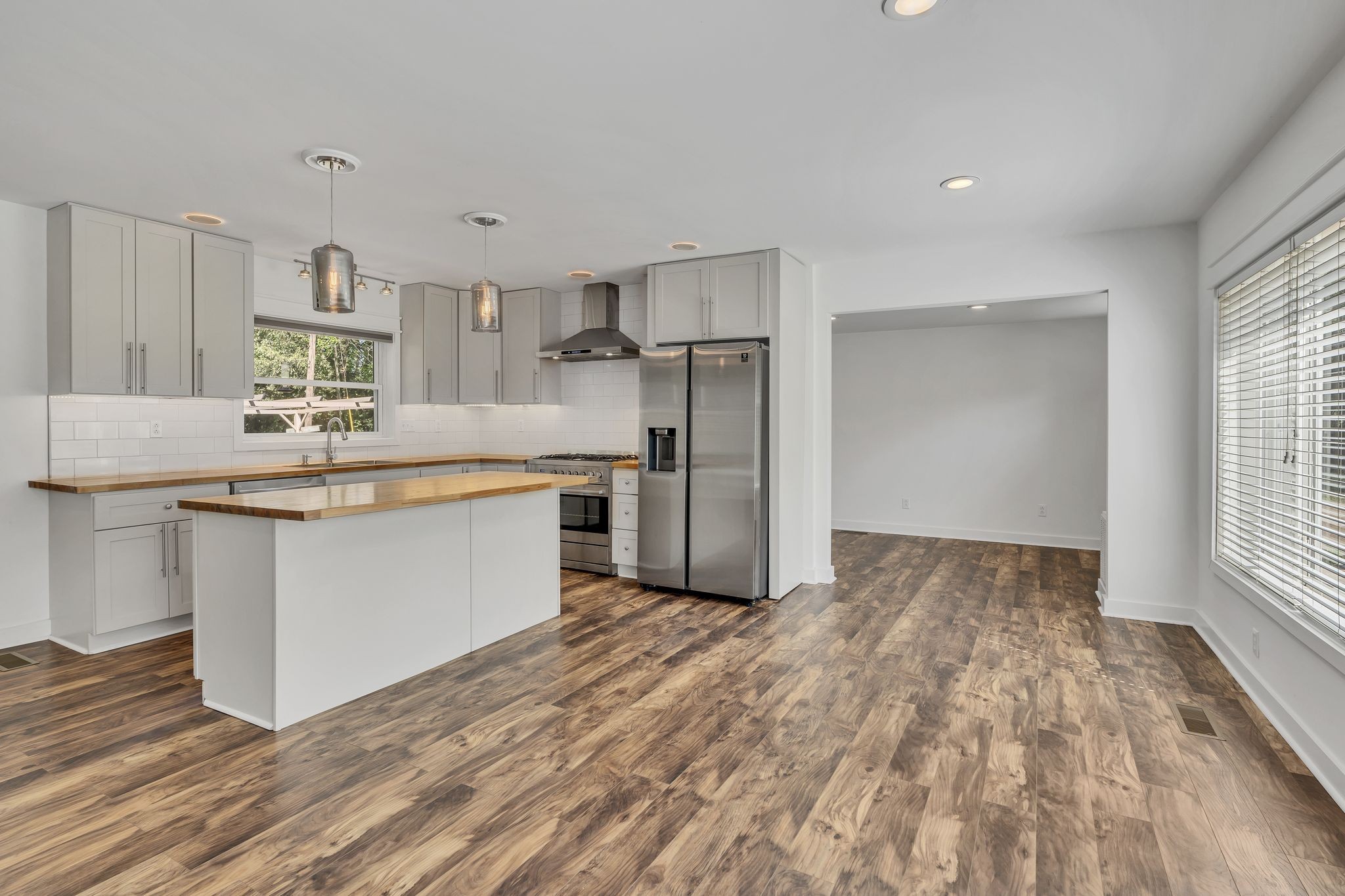 321 Lawndale Dr