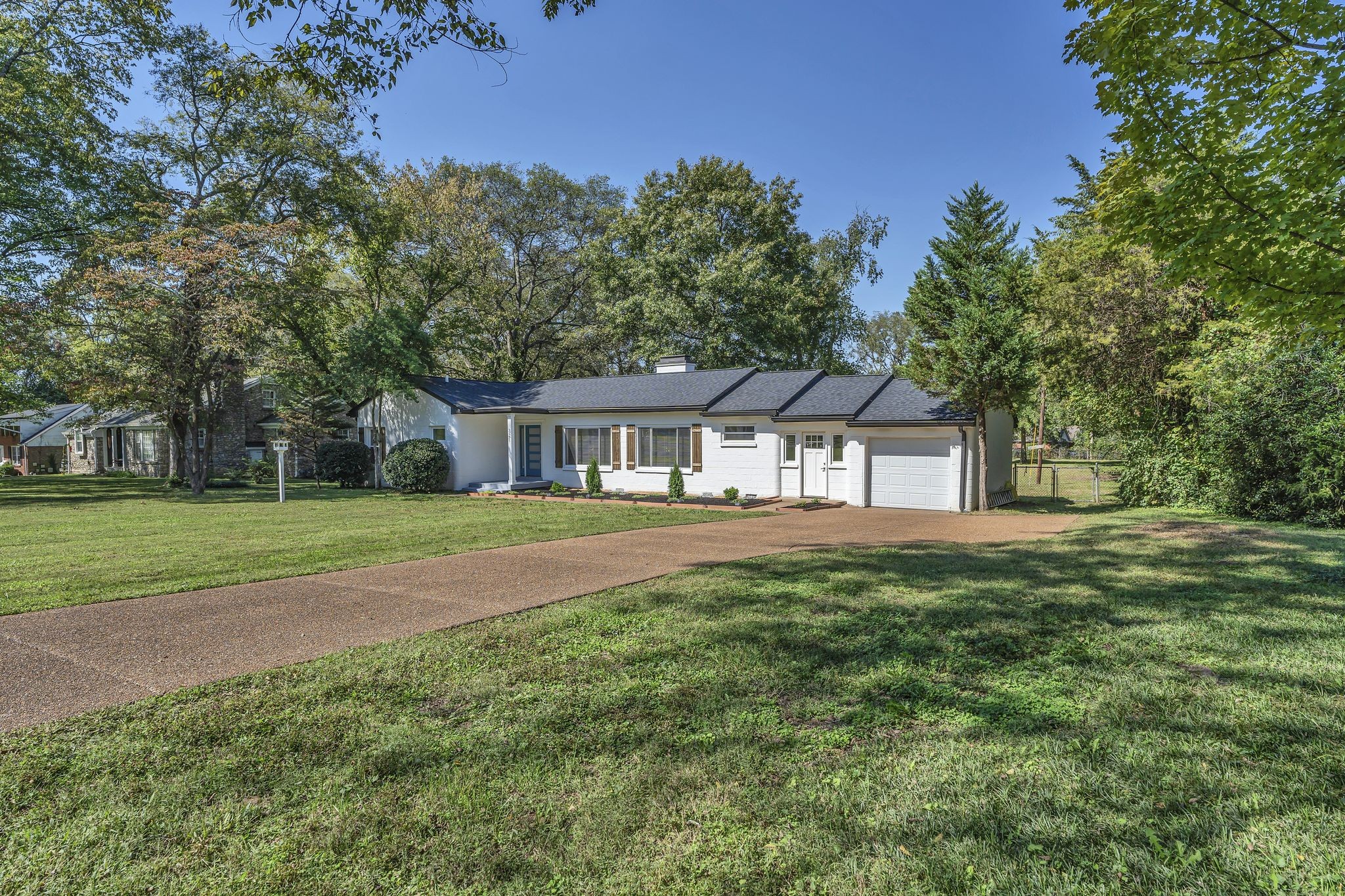 321 Lawndale Dr