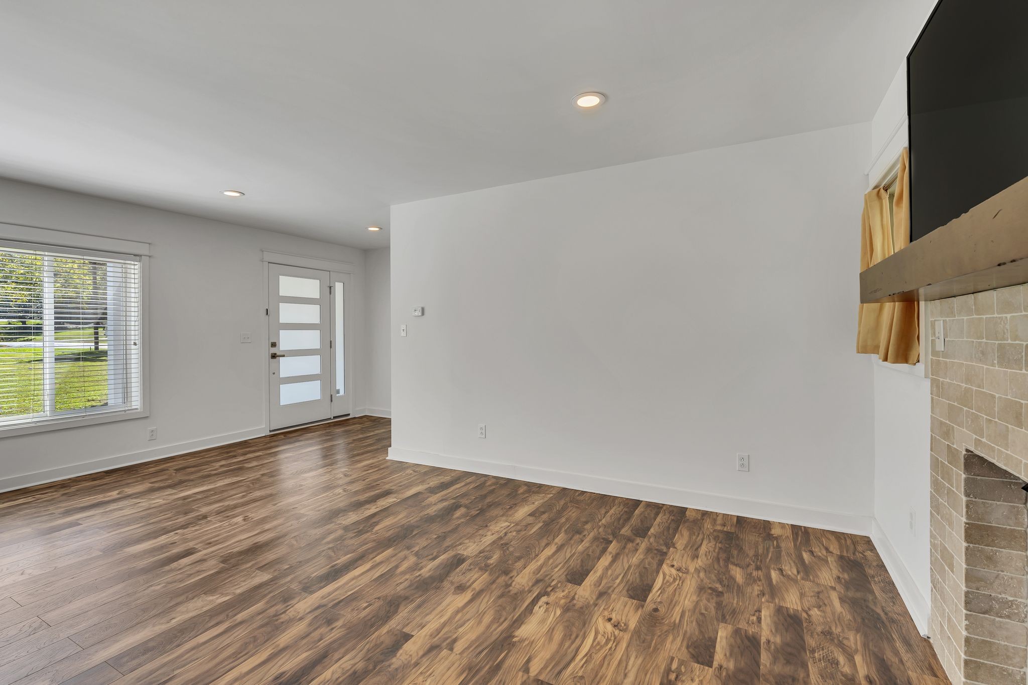 321 Lawndale Dr