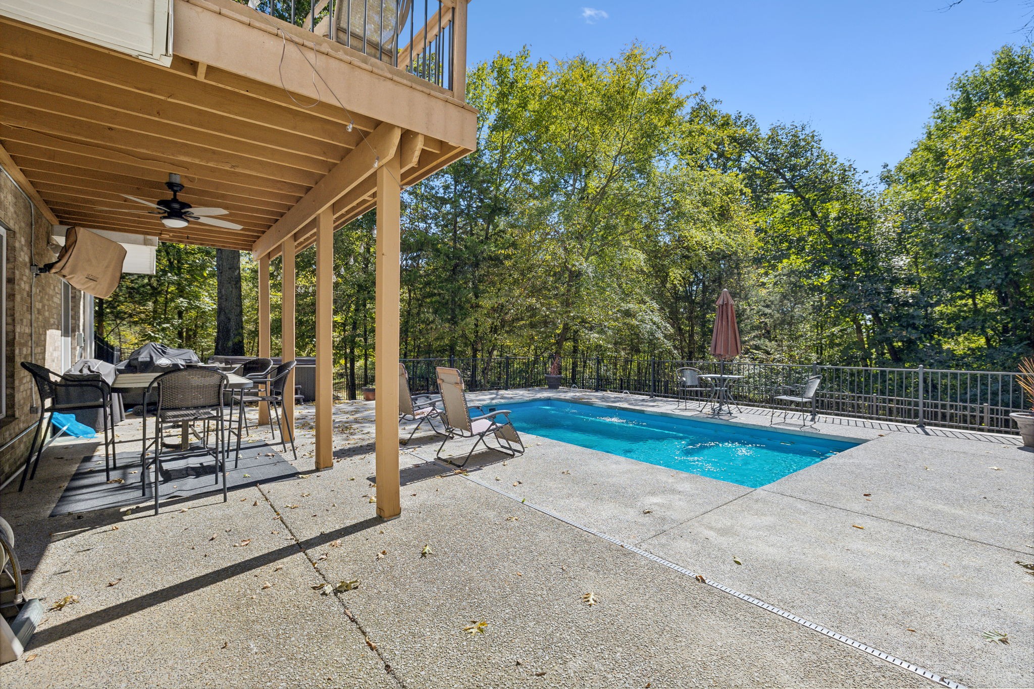 6884 Walnut Hills Dr
