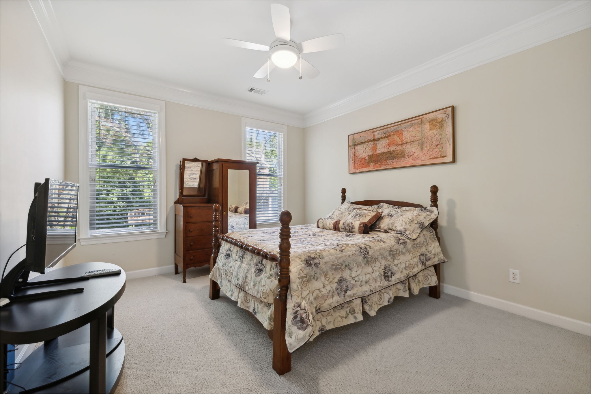 6884 Walnut Hills Dr