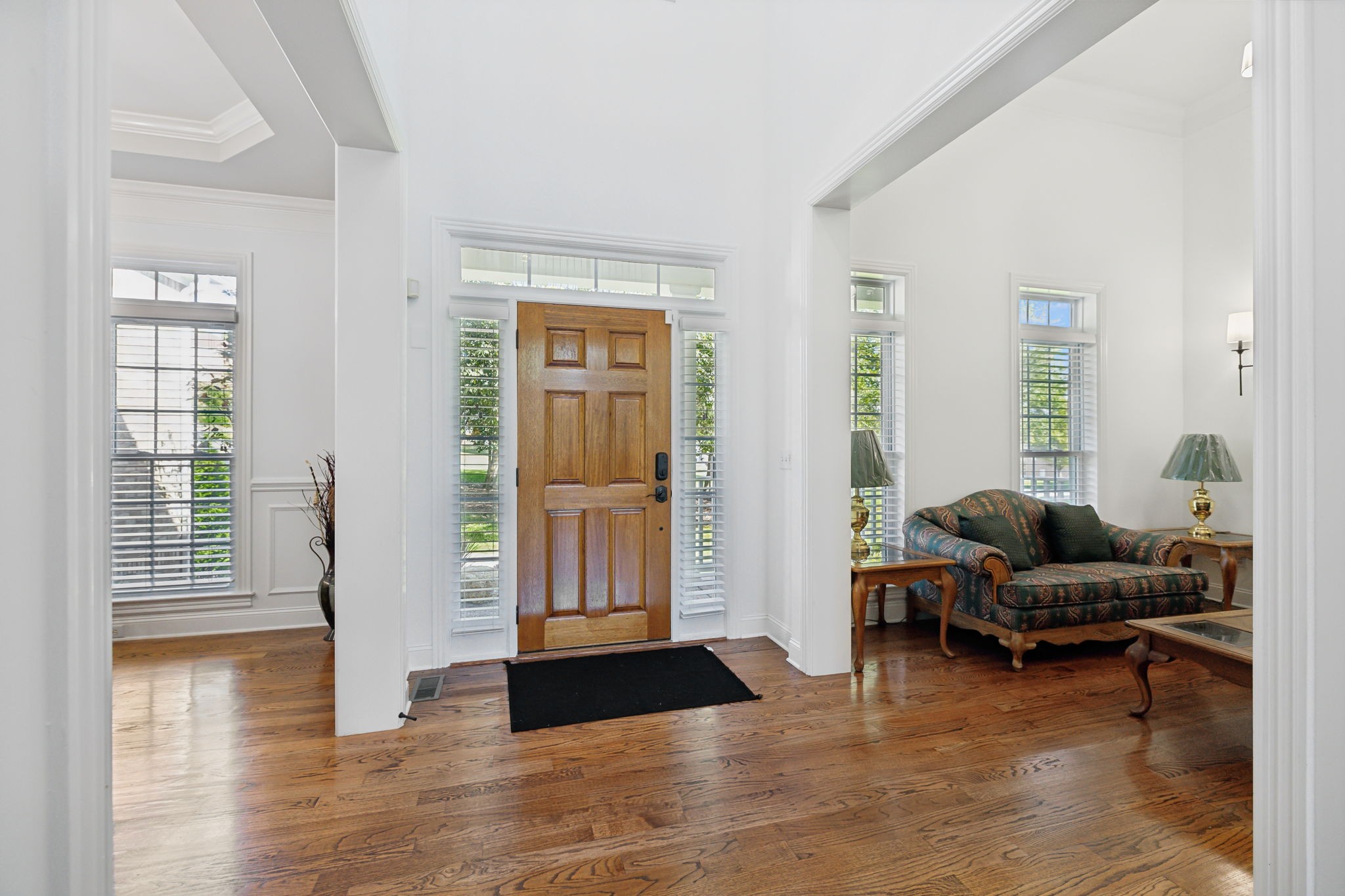 6884 Walnut Hills Dr