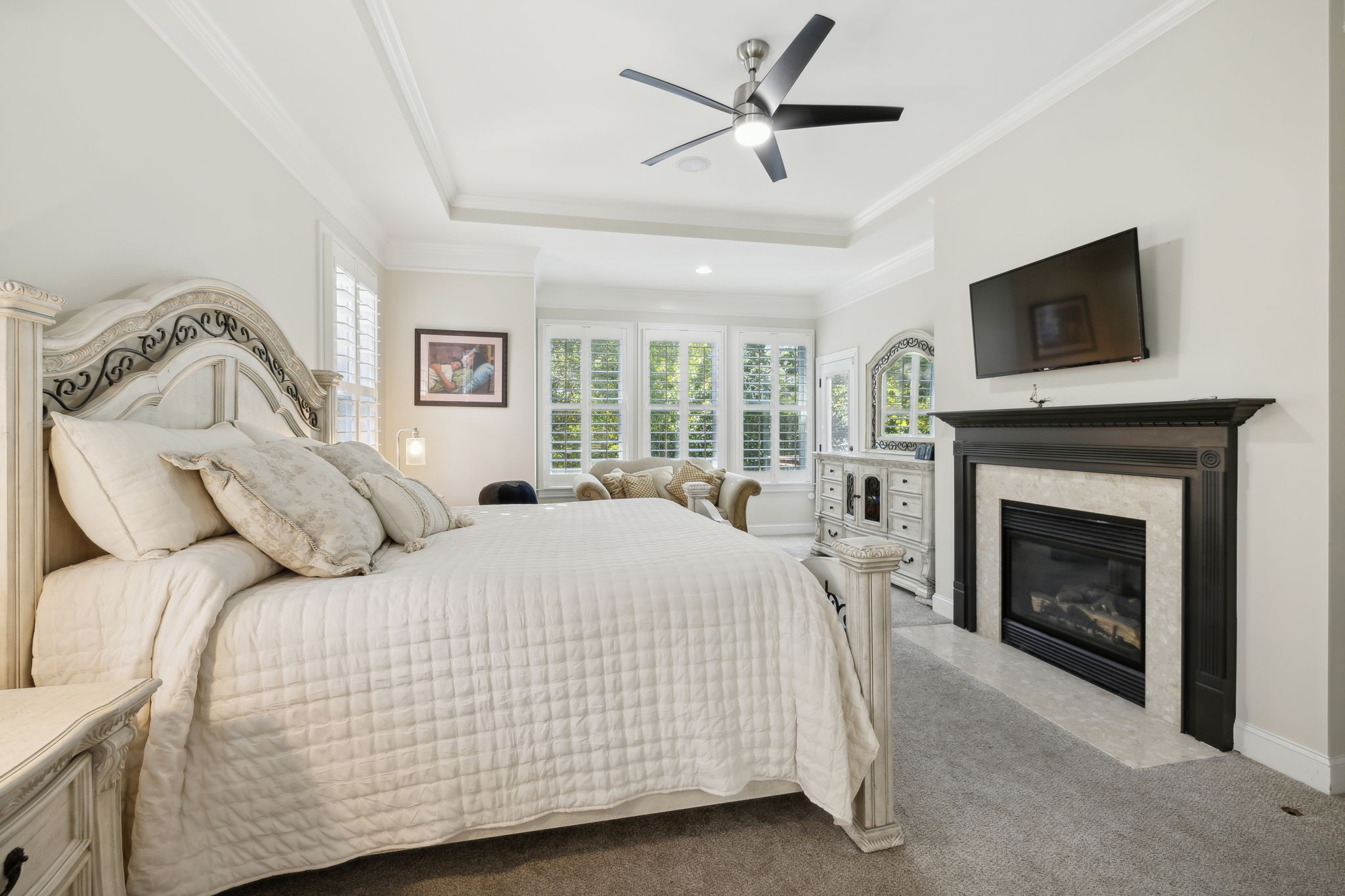 6884 Walnut Hills Dr