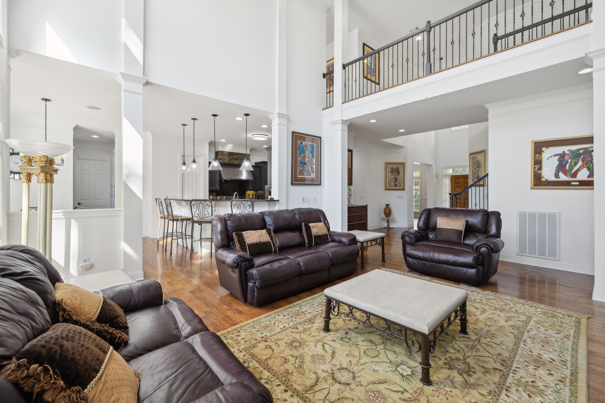 6884 Walnut Hills Dr