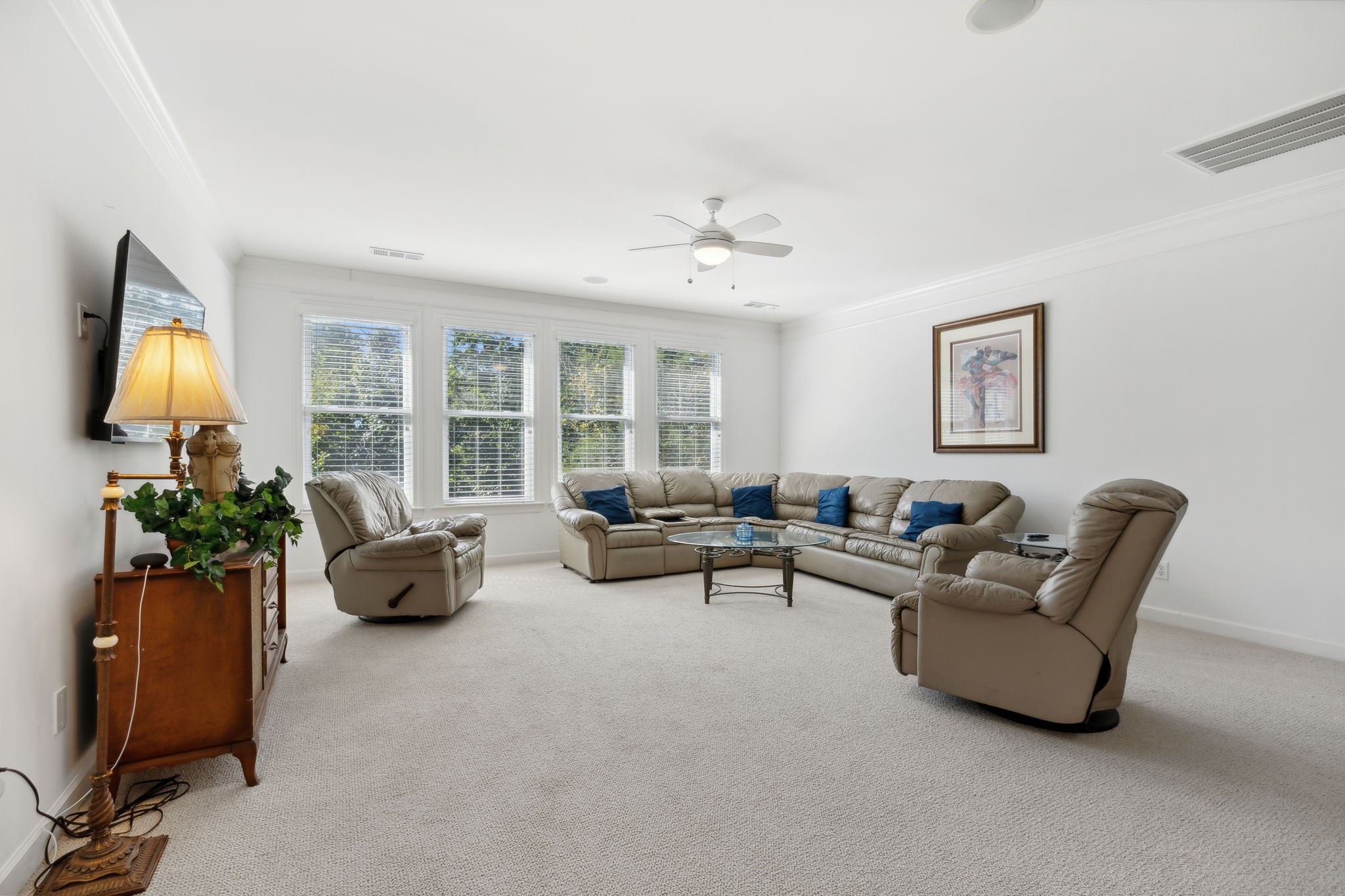 6884 Walnut Hills Dr