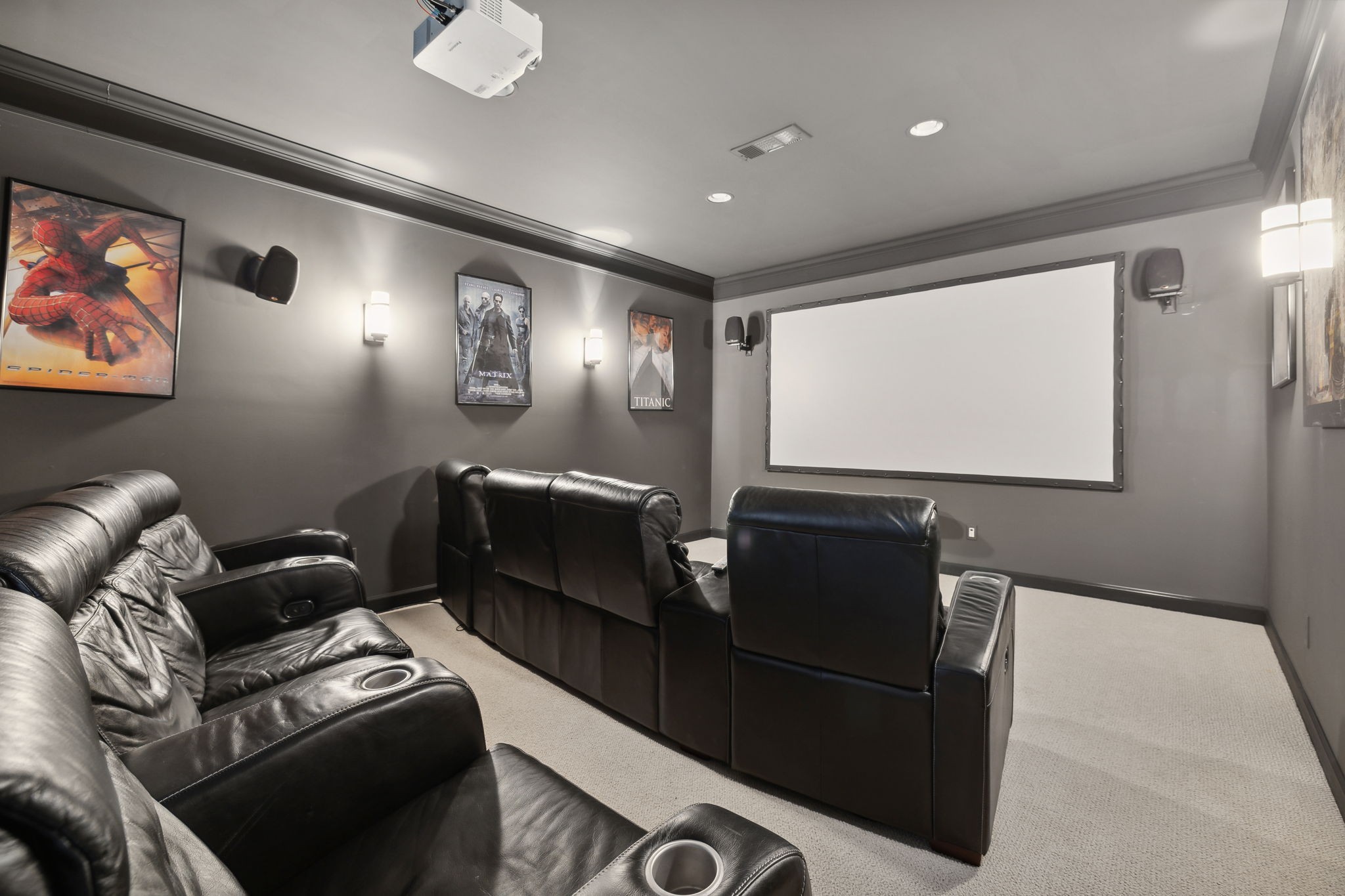 6884 Walnut Hills Dr