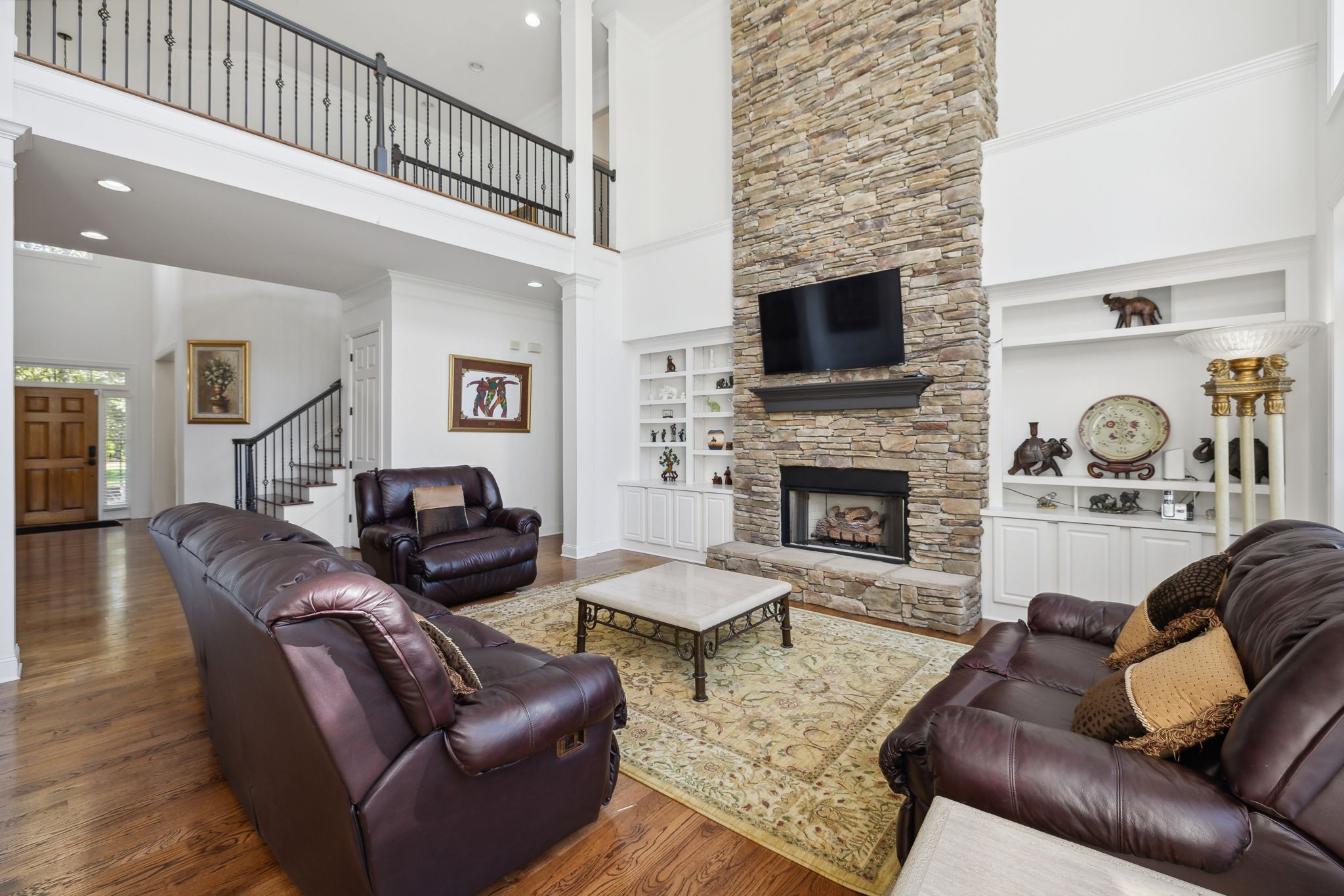 6884 Walnut Hills Dr