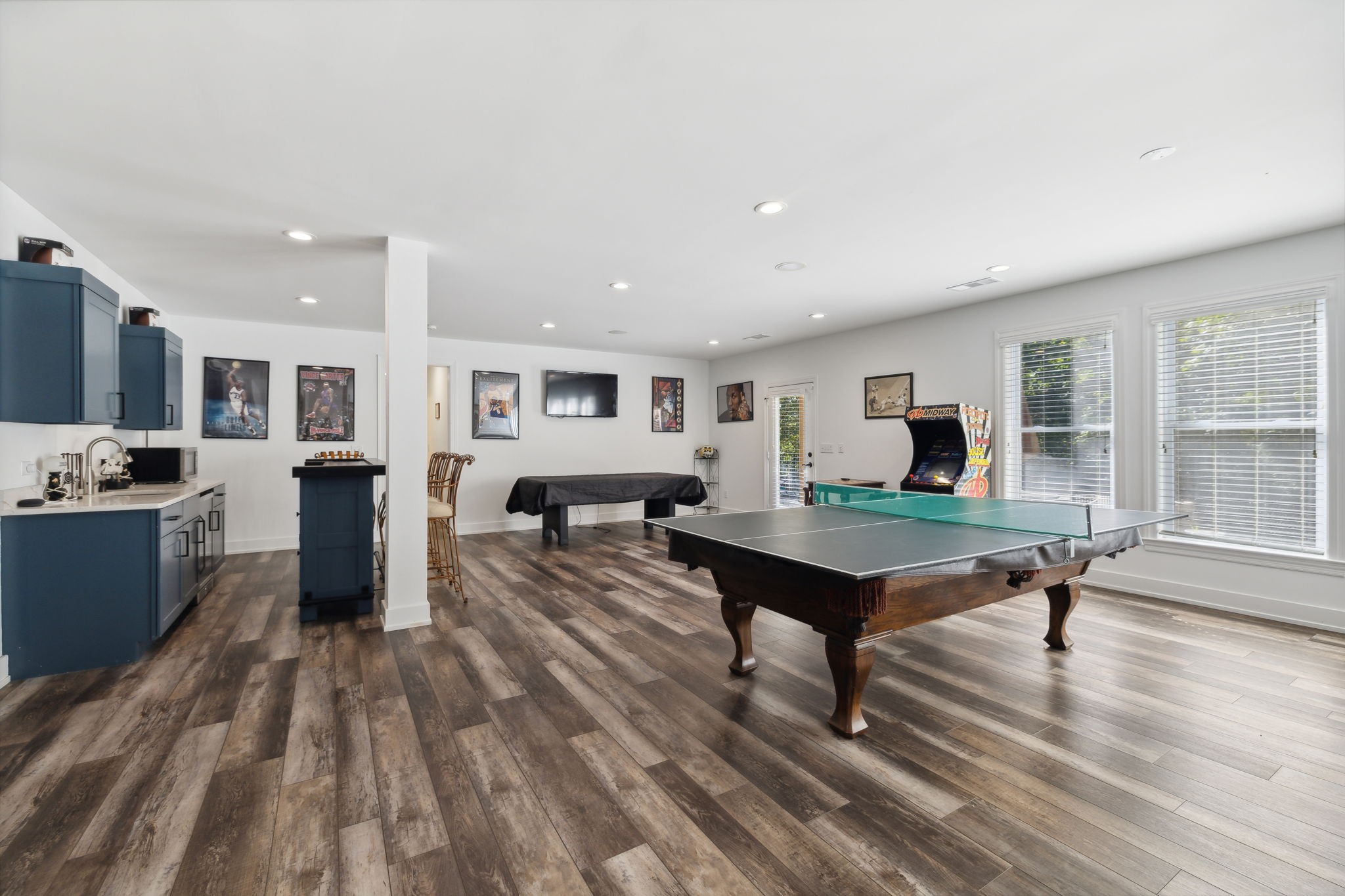 6884 Walnut Hills Dr