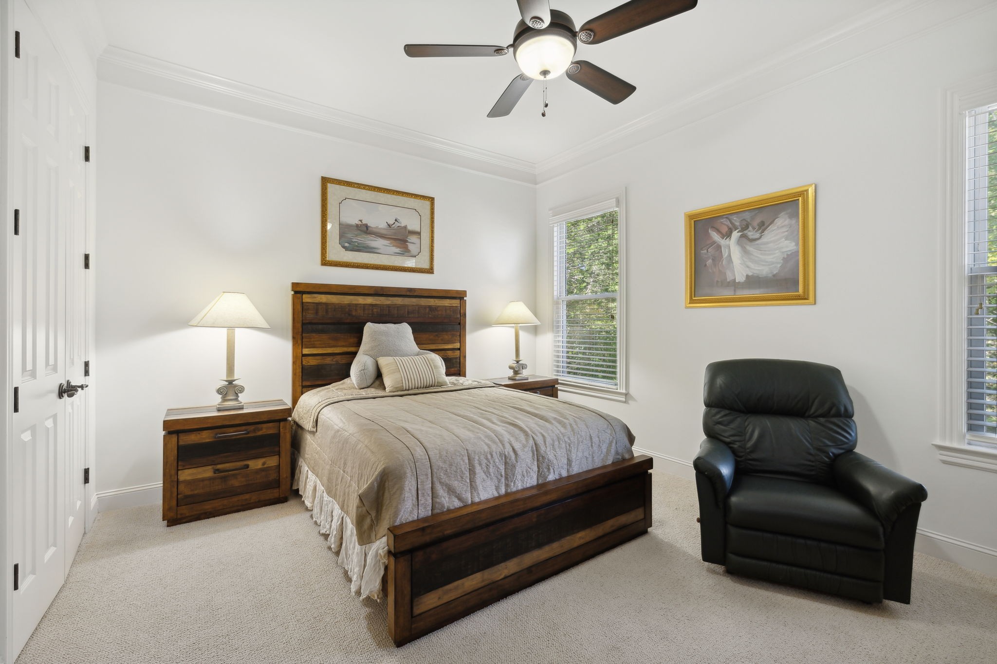6884 Walnut Hills Dr