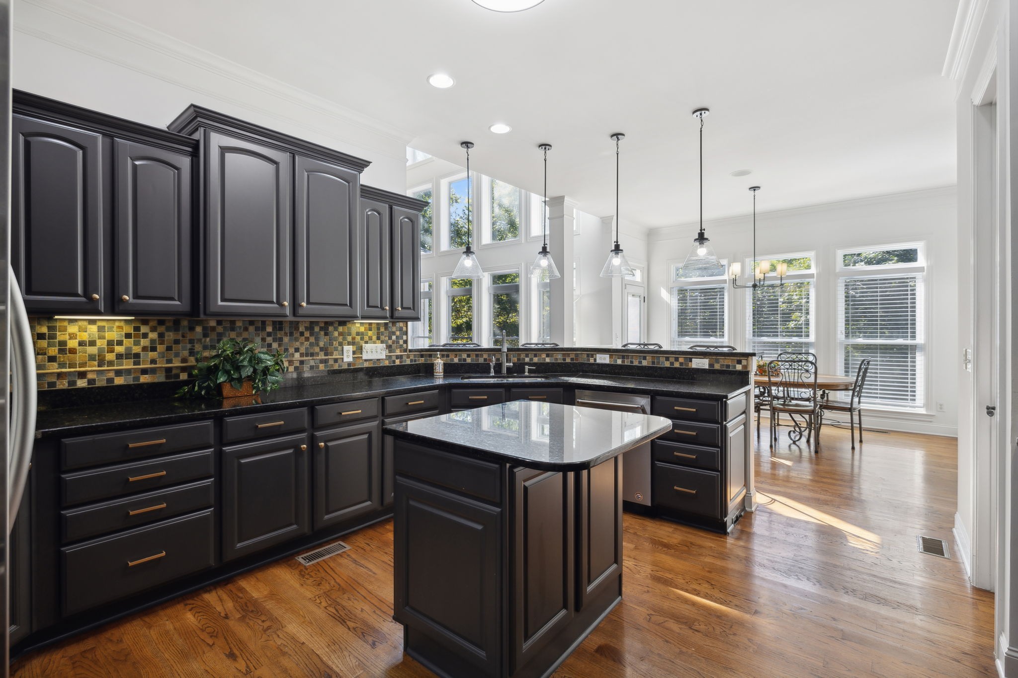 6884 Walnut Hills Dr