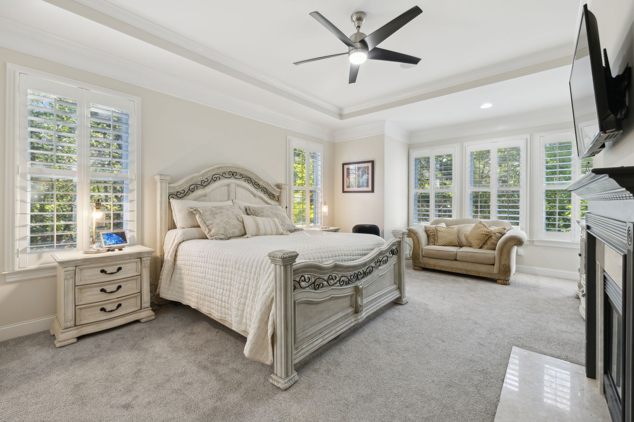 6884 Walnut Hills Dr
