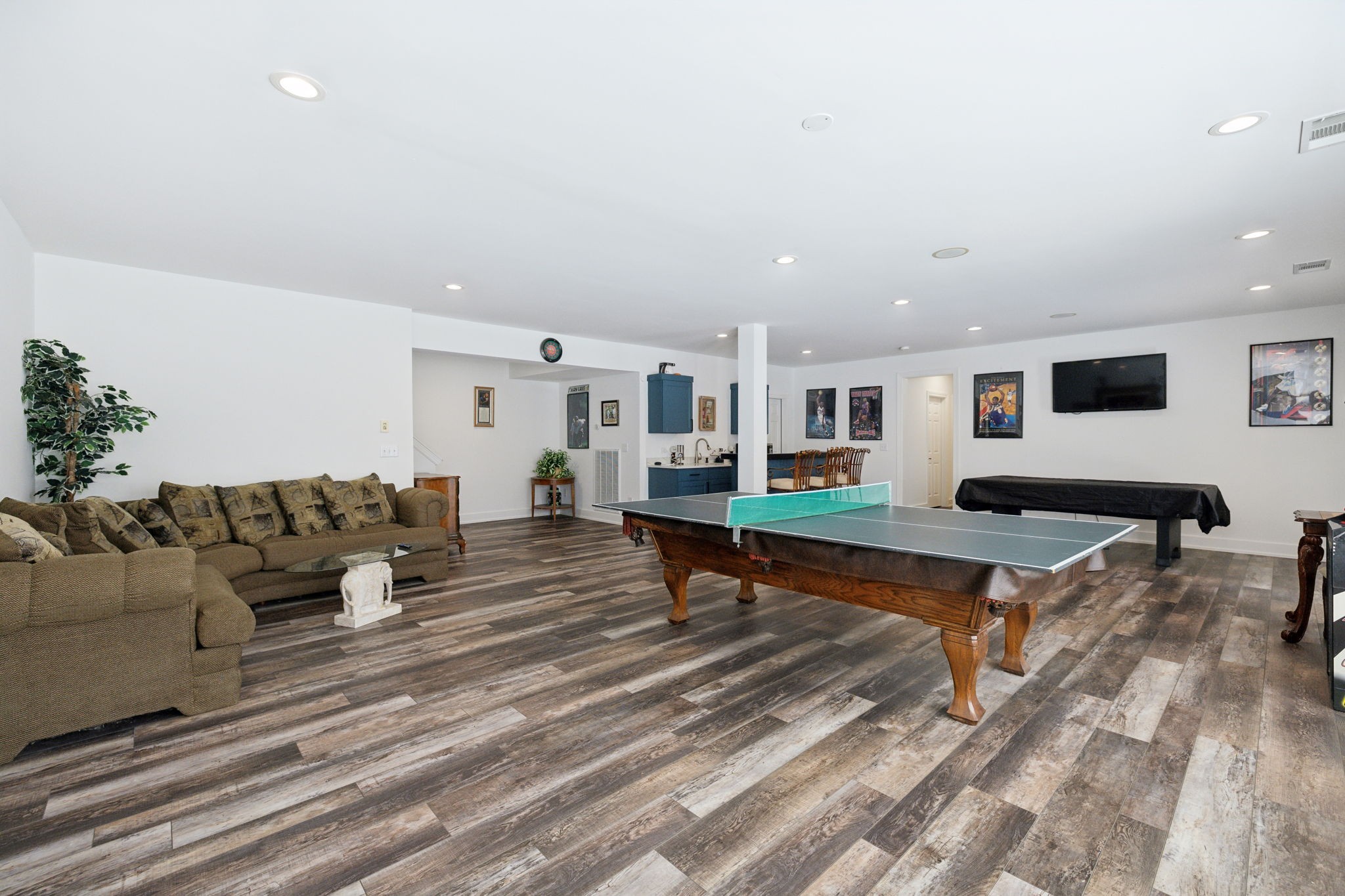 6884 Walnut Hills Dr