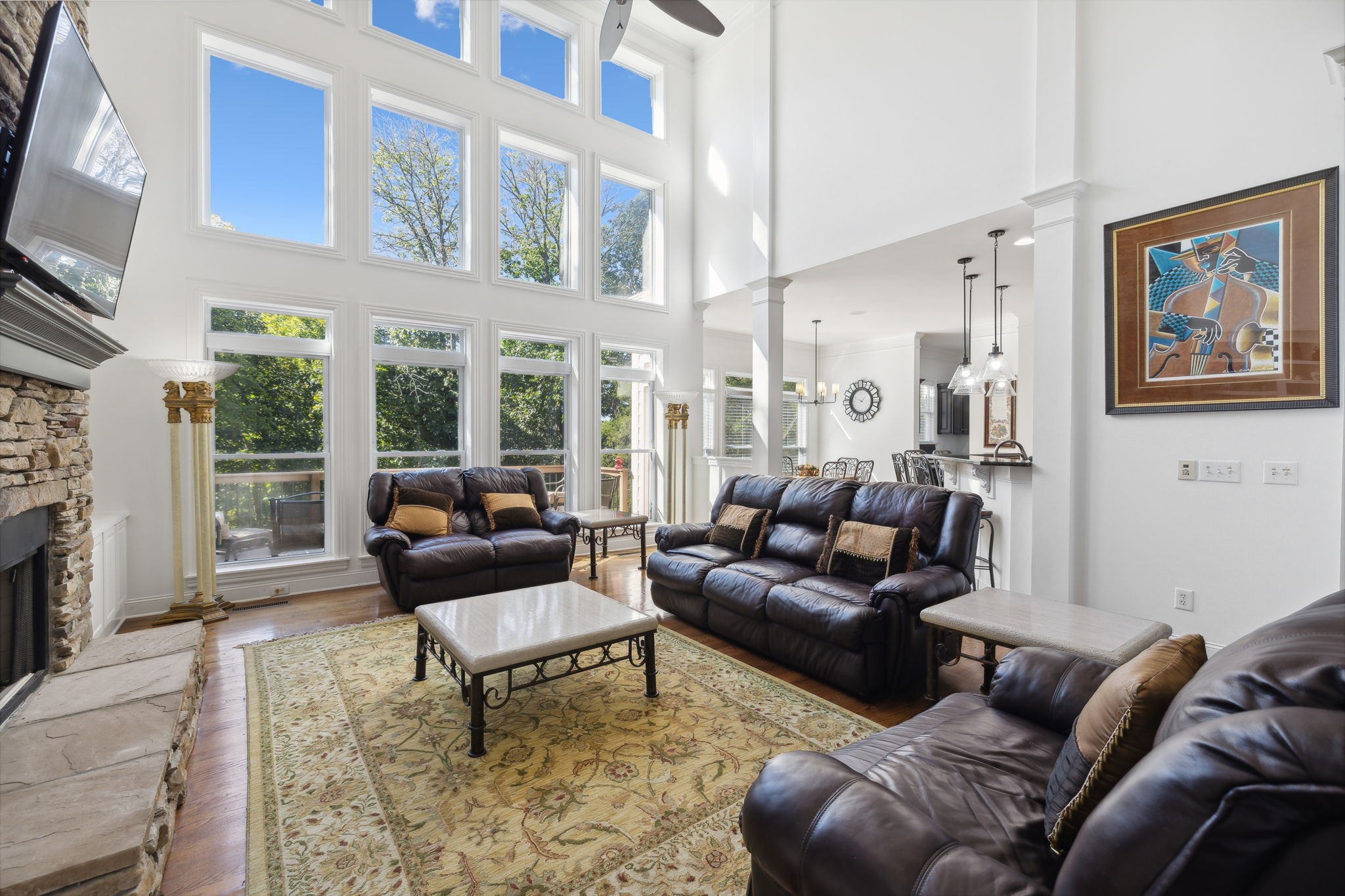 6884 Walnut Hills Dr