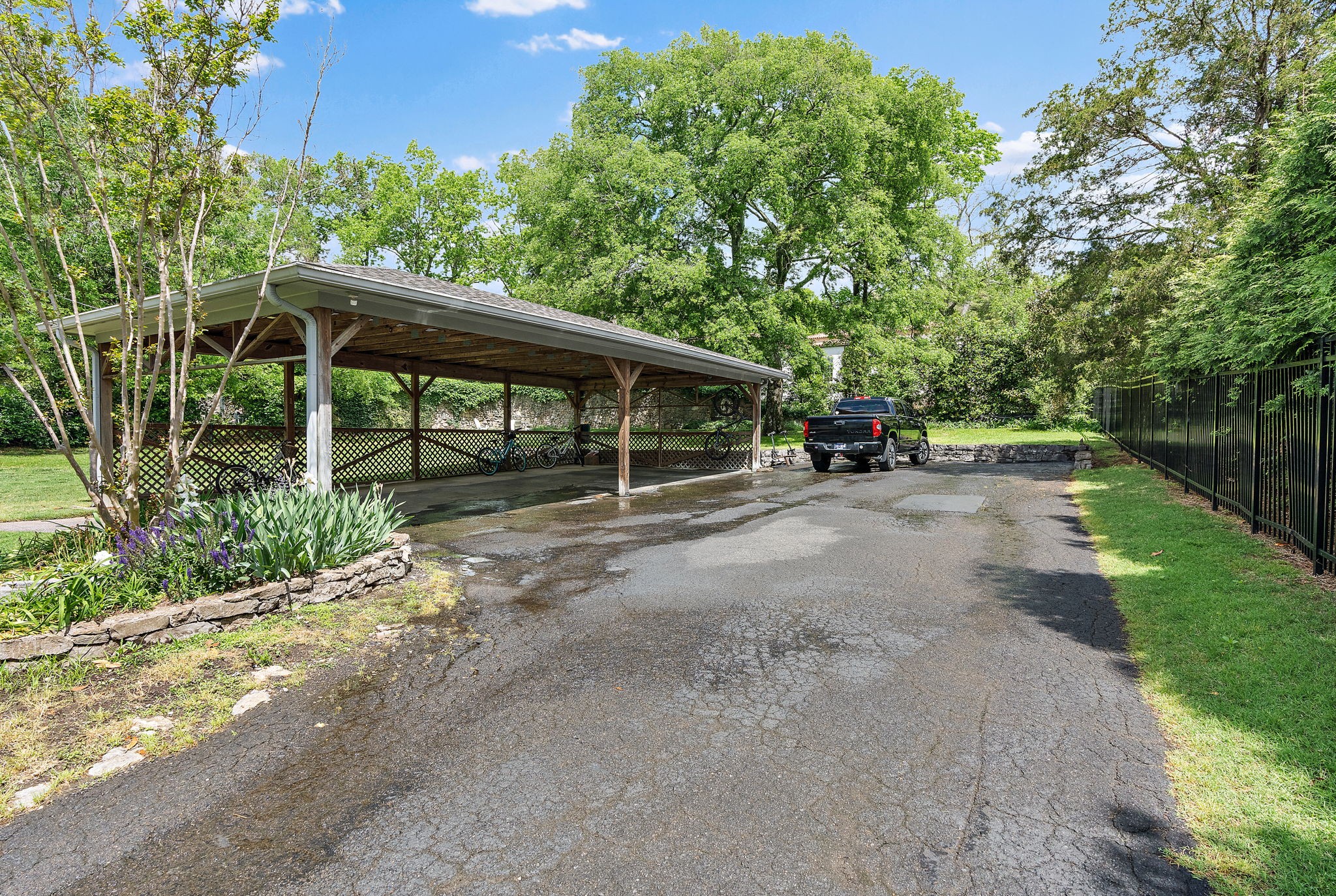 4402 Harding Pl Unit: 3
