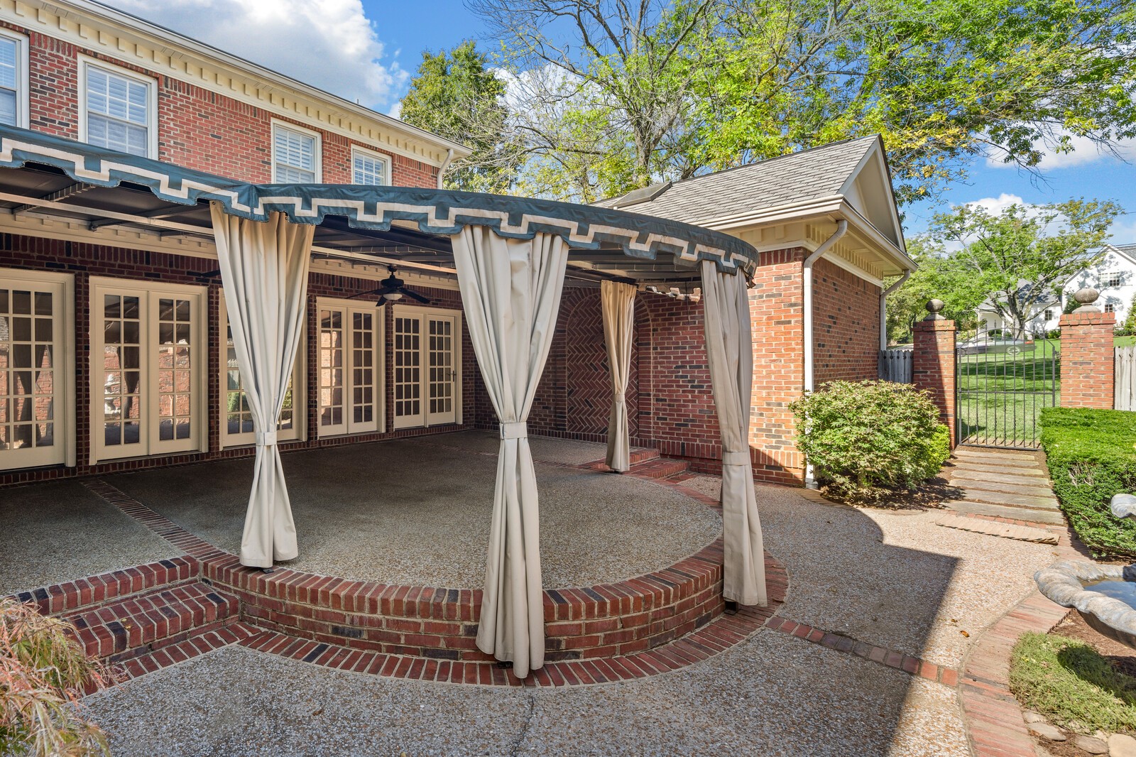 101 Whitney Place Ct