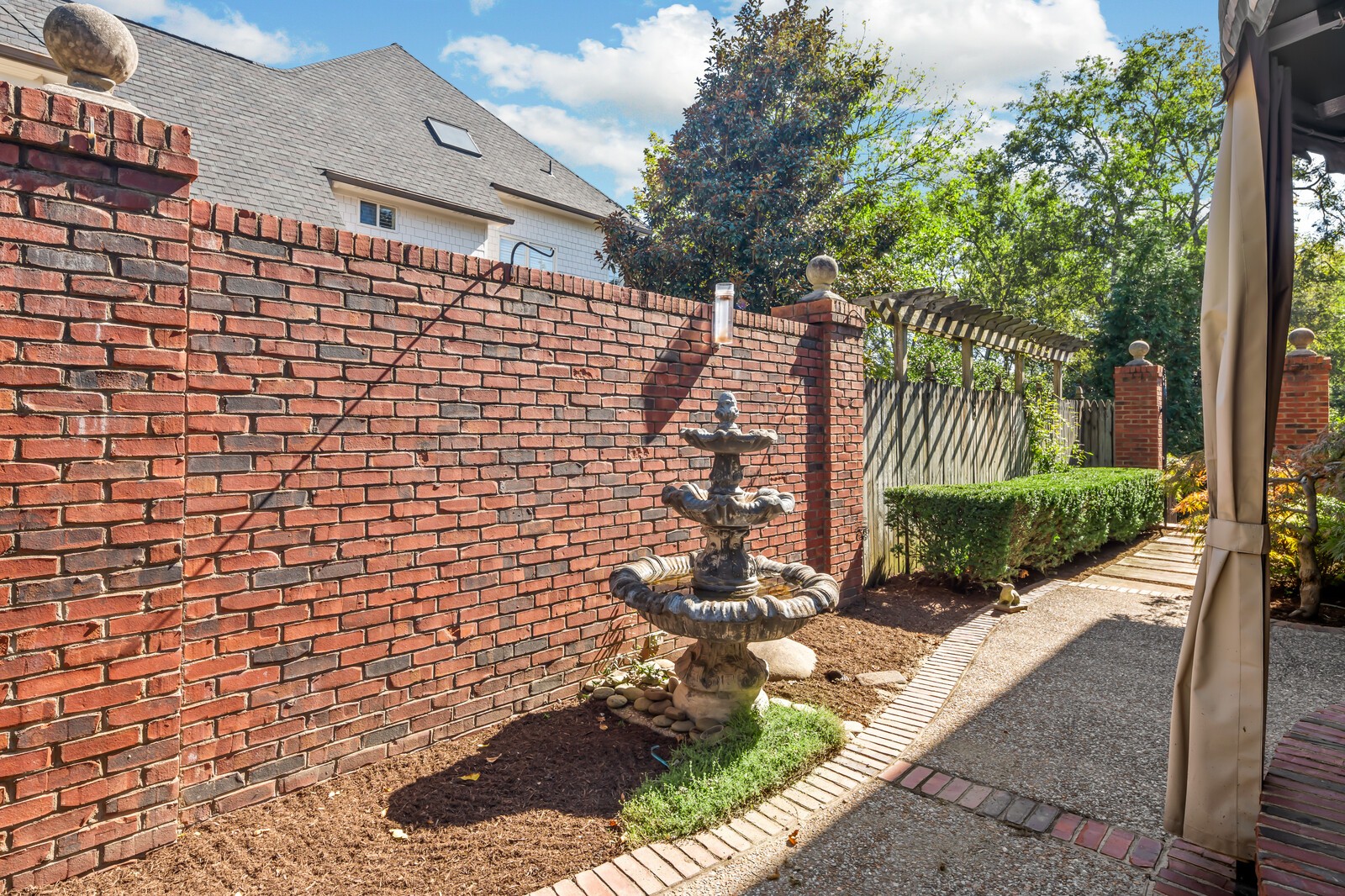 101 Whitney Place Ct