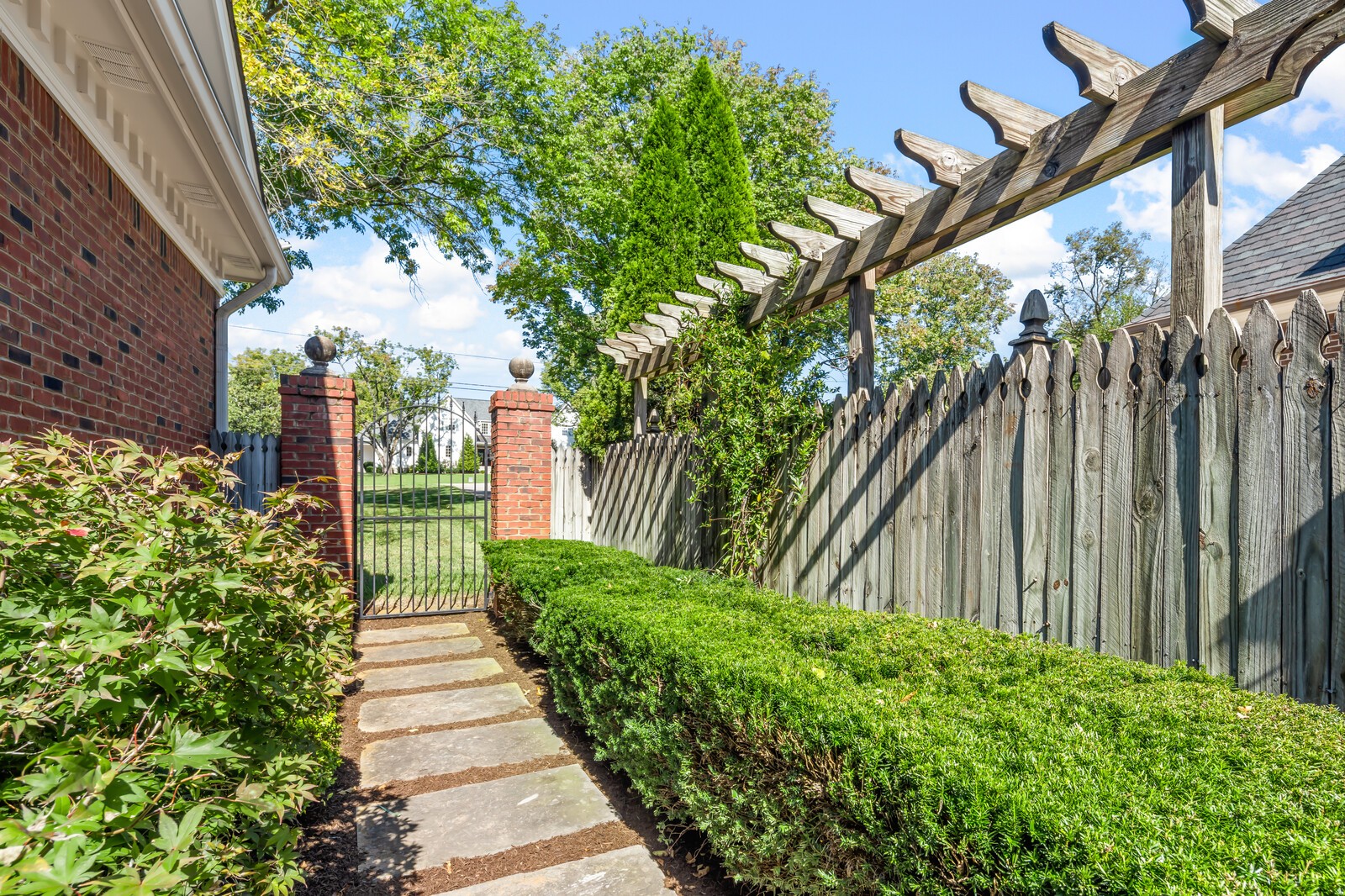 101 Whitney Place Ct