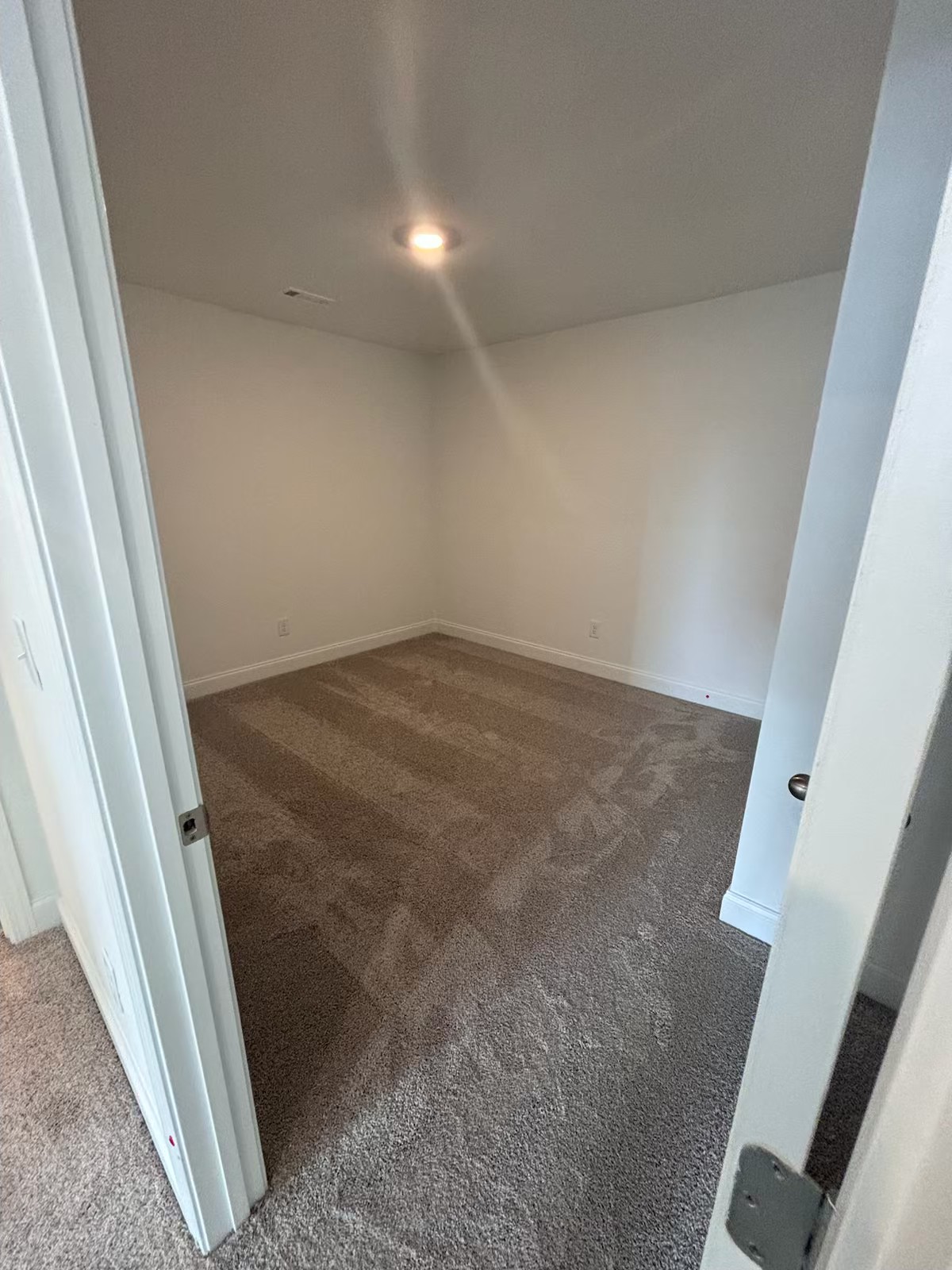 977 Nance Ln