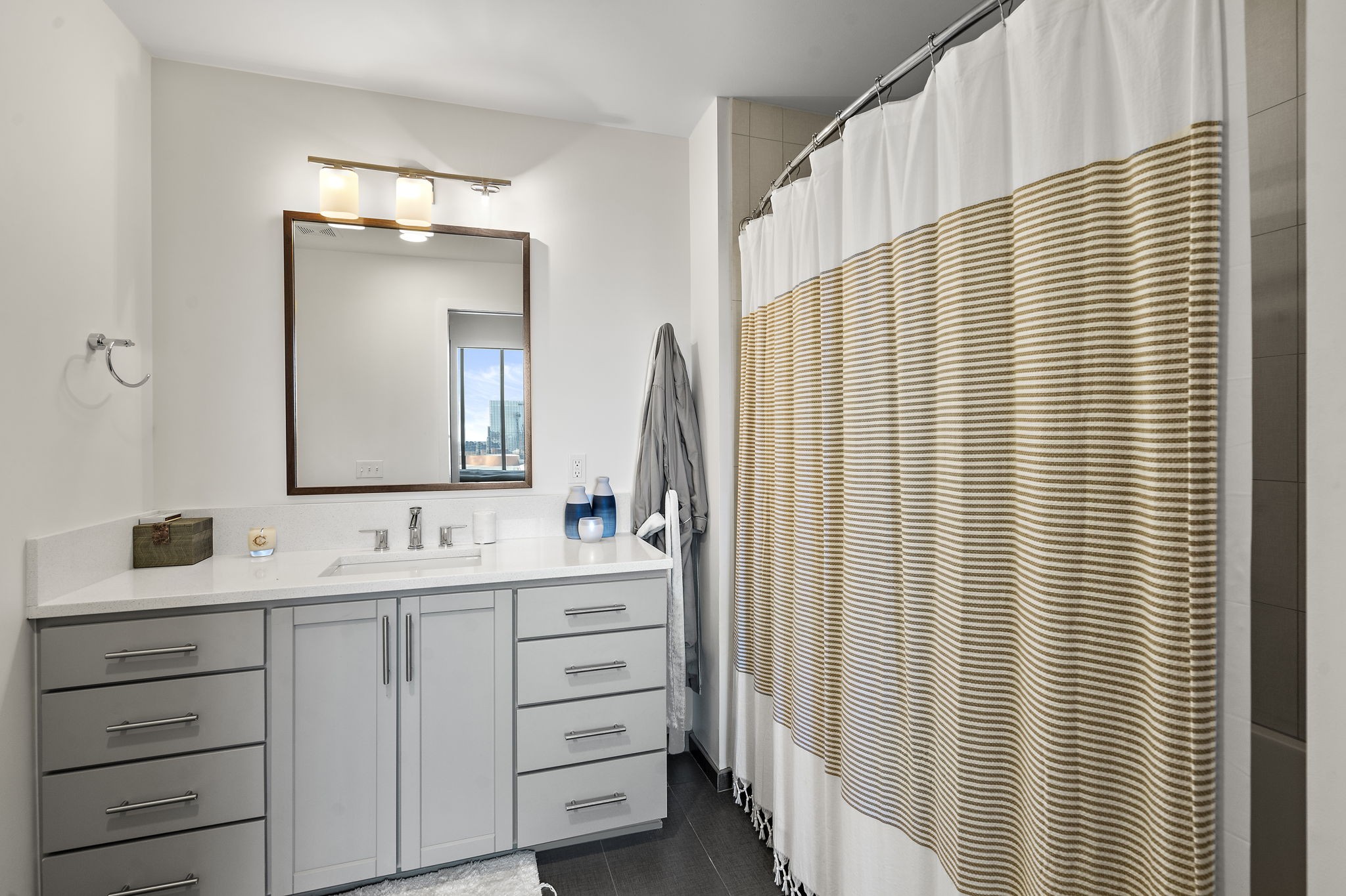 1212 Laurel St Unit: 1602