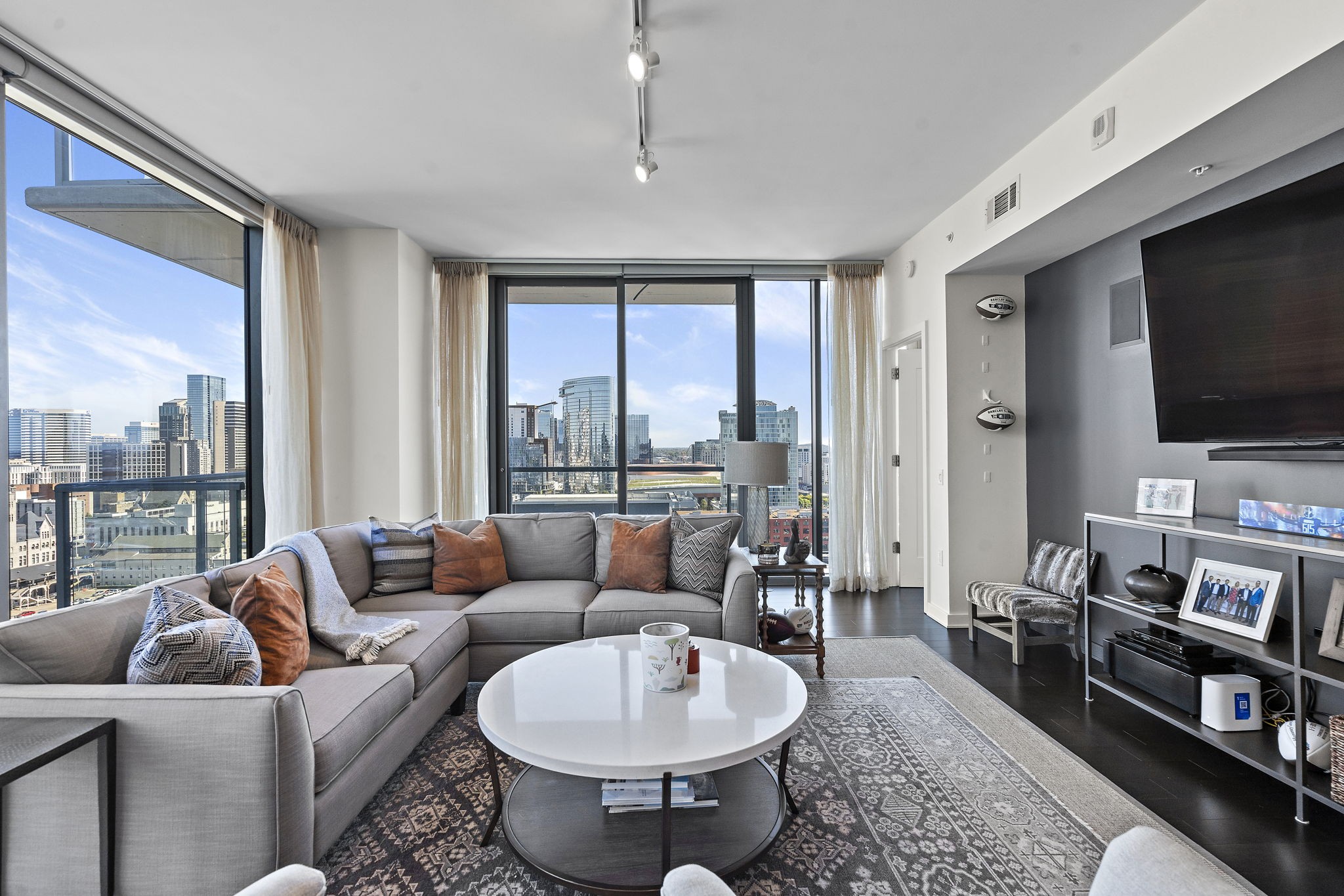 1212 Laurel St Unit: 1602