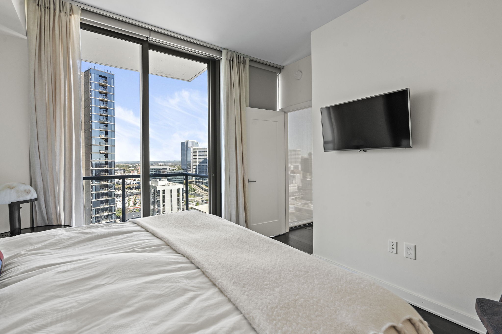 1212 Laurel St Unit: 1602