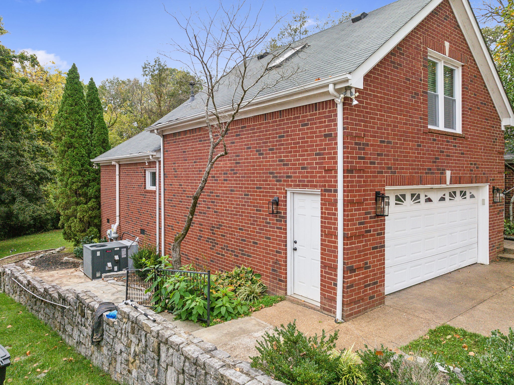 2553 Winder Dr