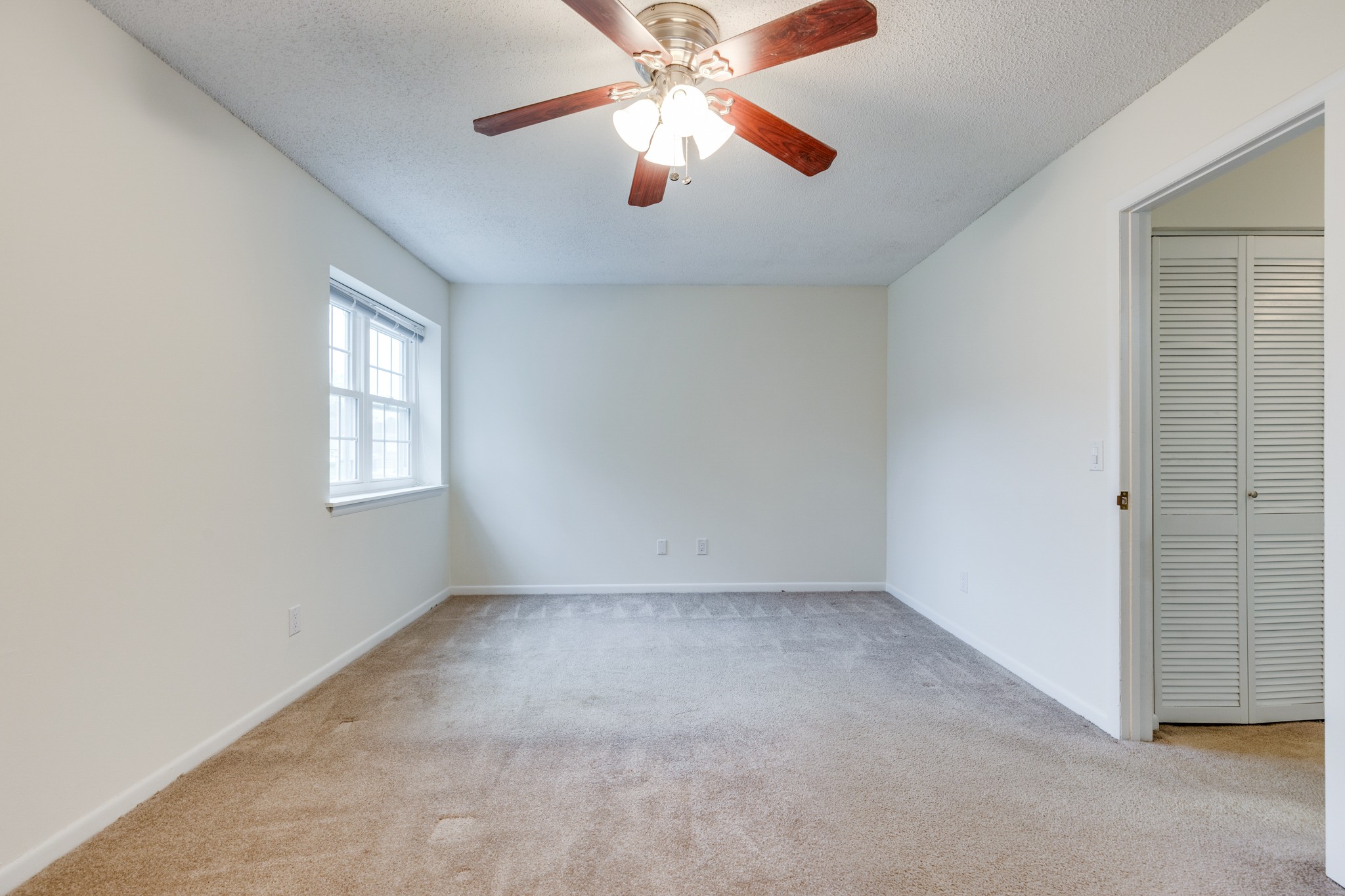 2105 Granville Rd