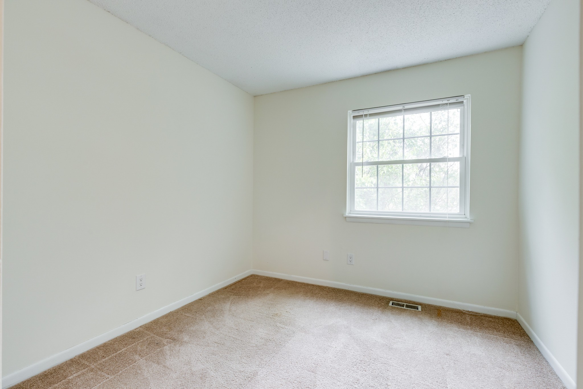 2105 Granville Rd