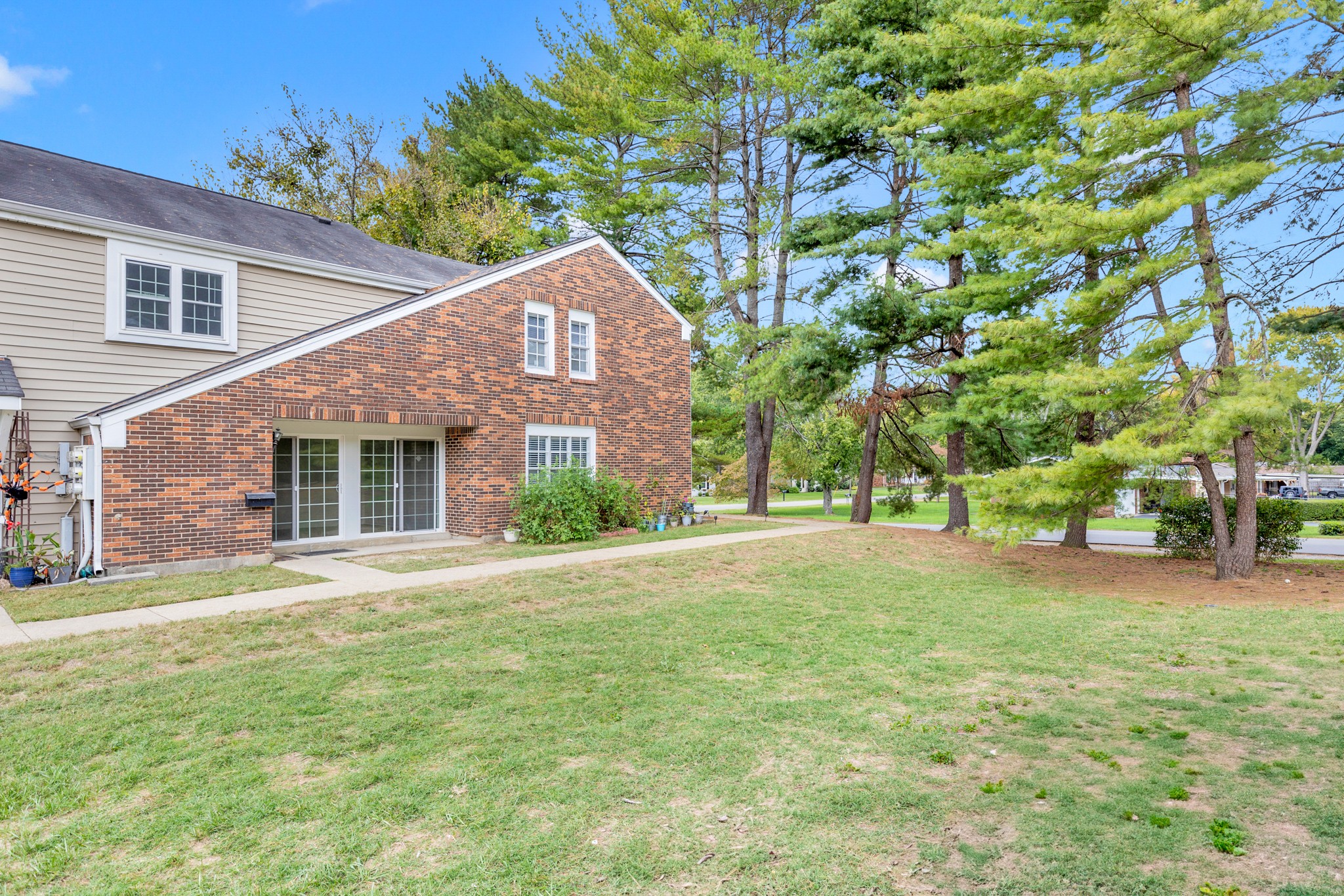 2105 Granville Rd