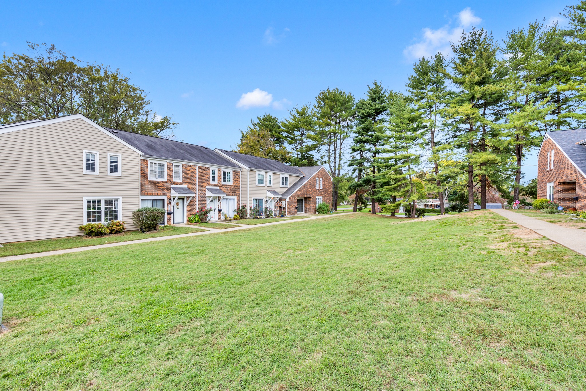 2105 Granville Rd