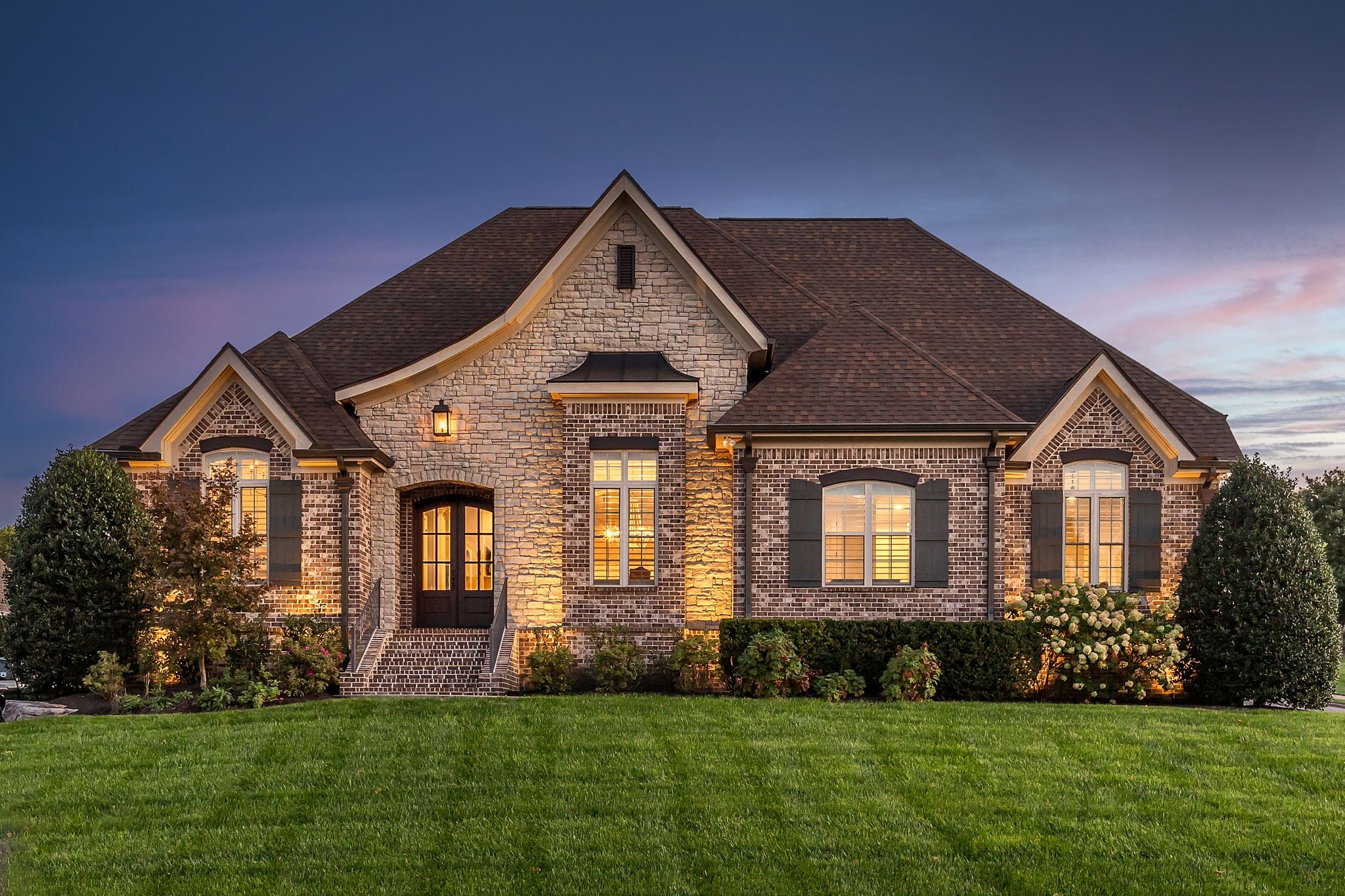 9713 Onyx Ln