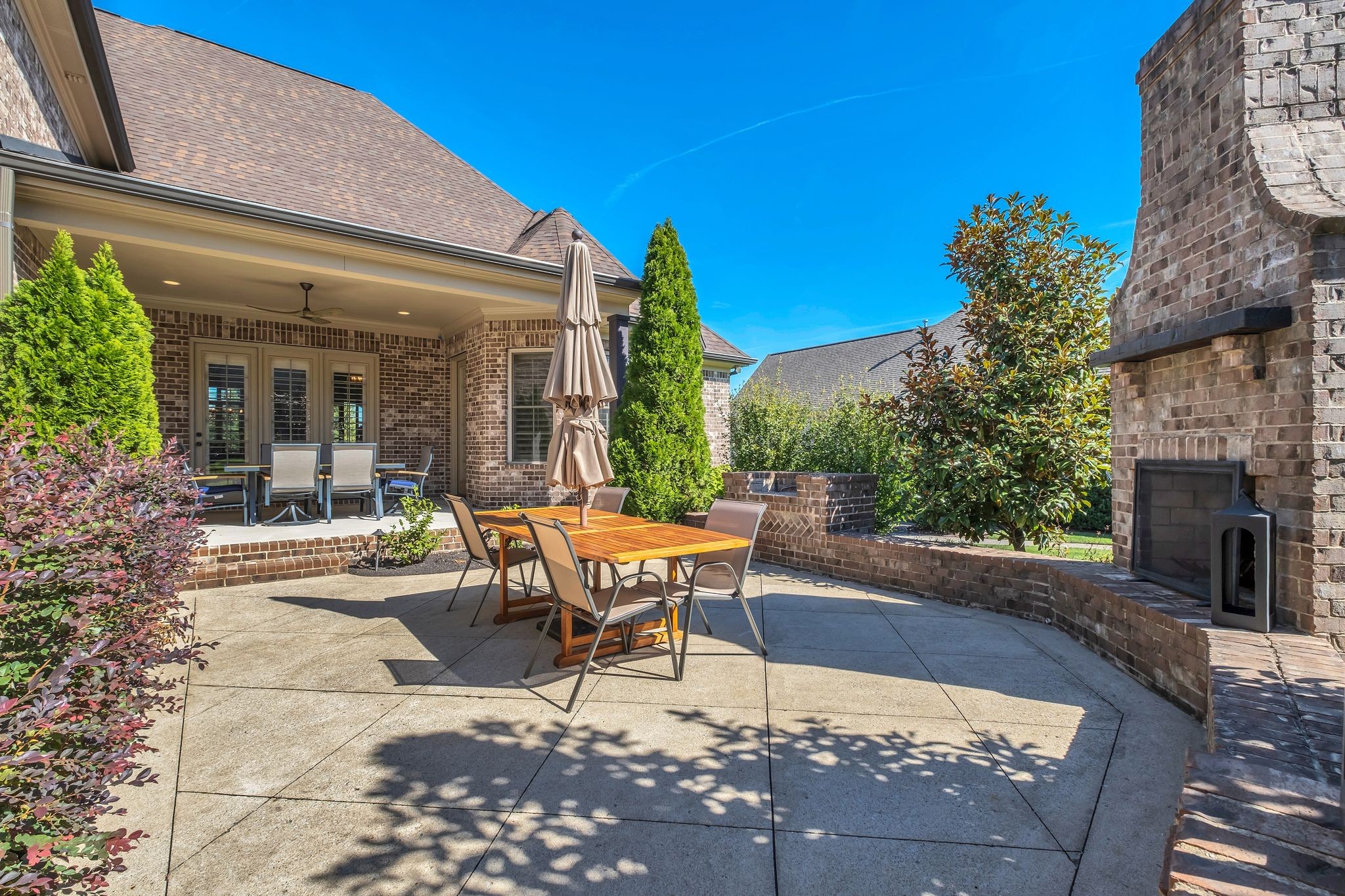 9713 Onyx Ln