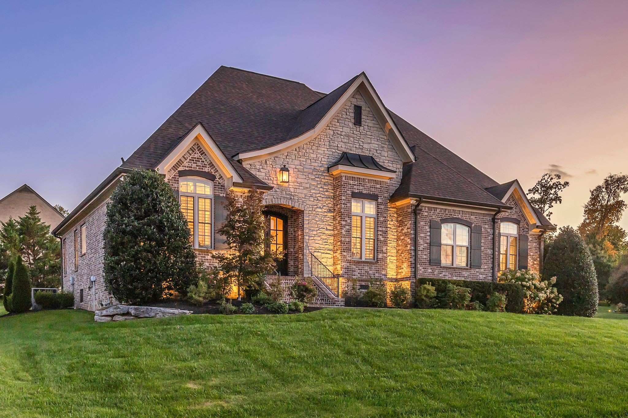 9713 Onyx Ln