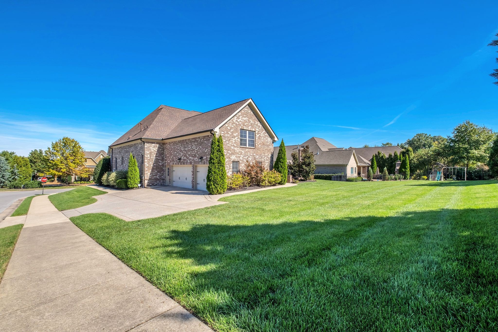9713 Onyx Ln