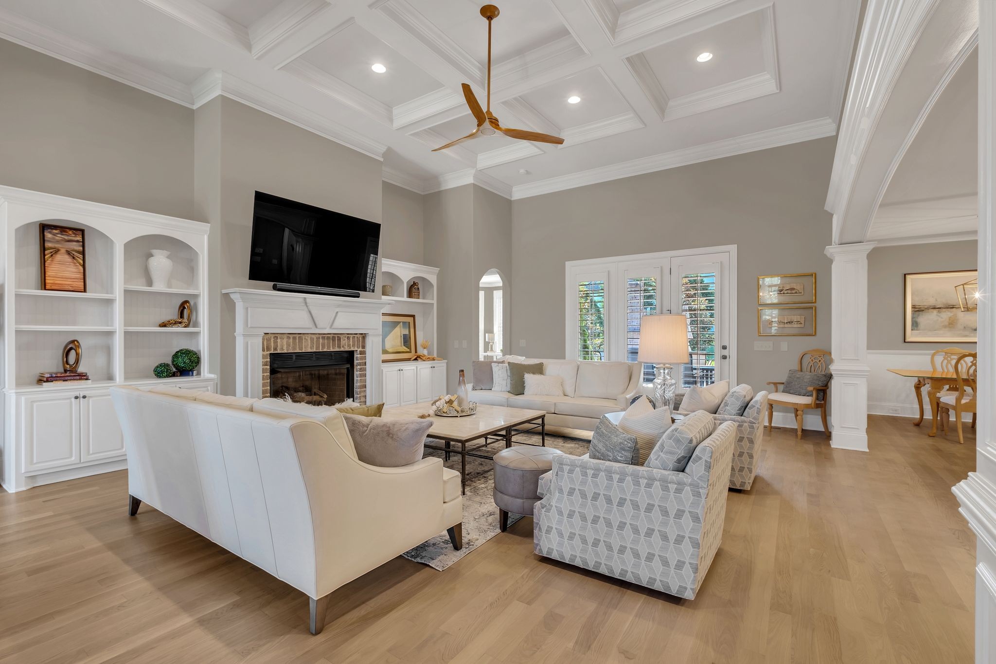 9713 Onyx Ln