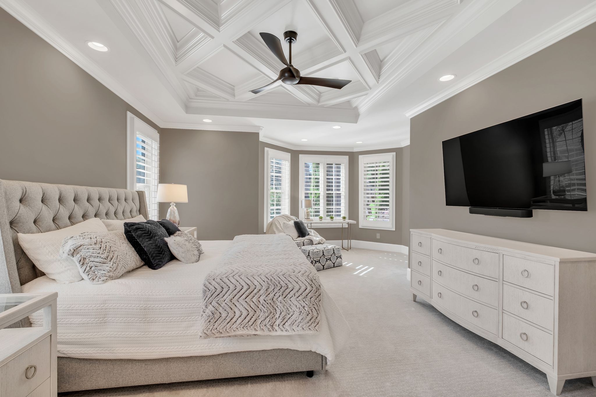 9713 Onyx Ln