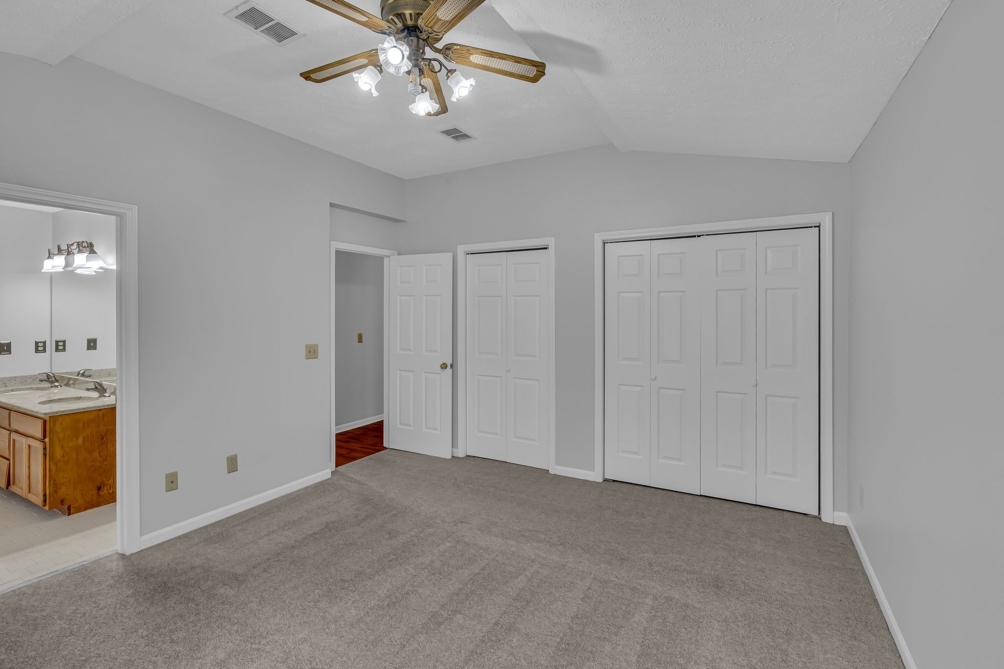 1009 Grasshopper Circle