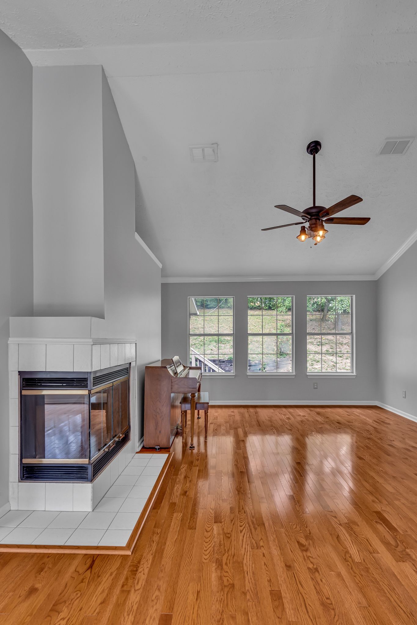 1009 Grasshopper Circle
