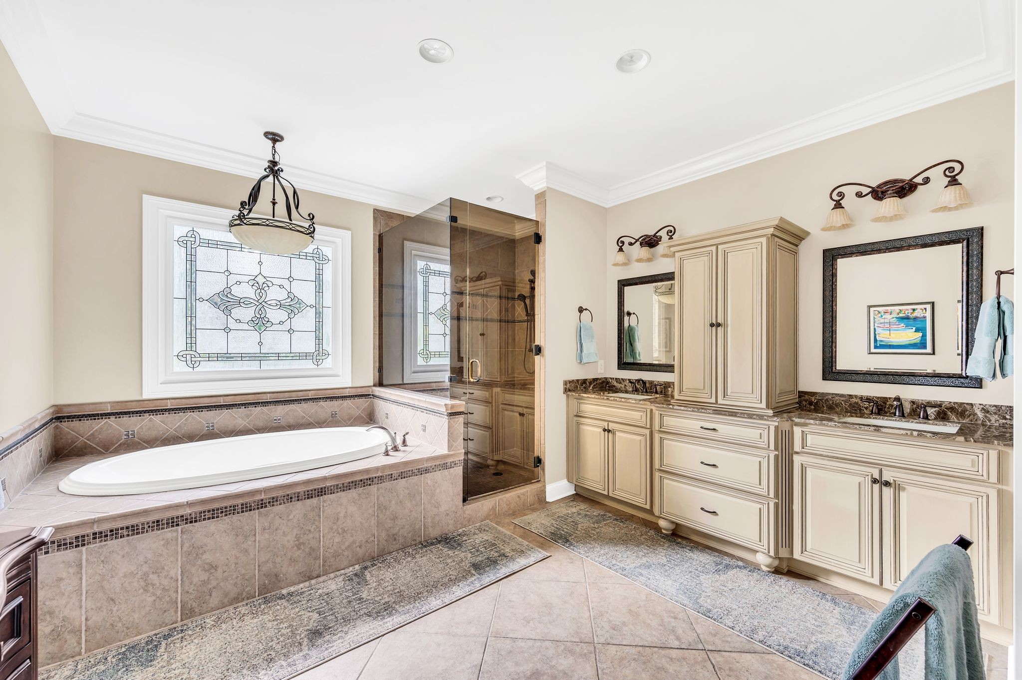 825 Pipers Ln