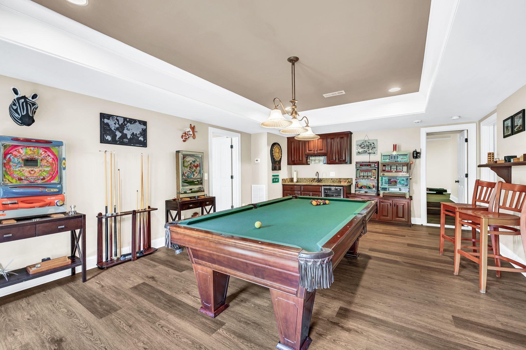 825 Pipers Ln
