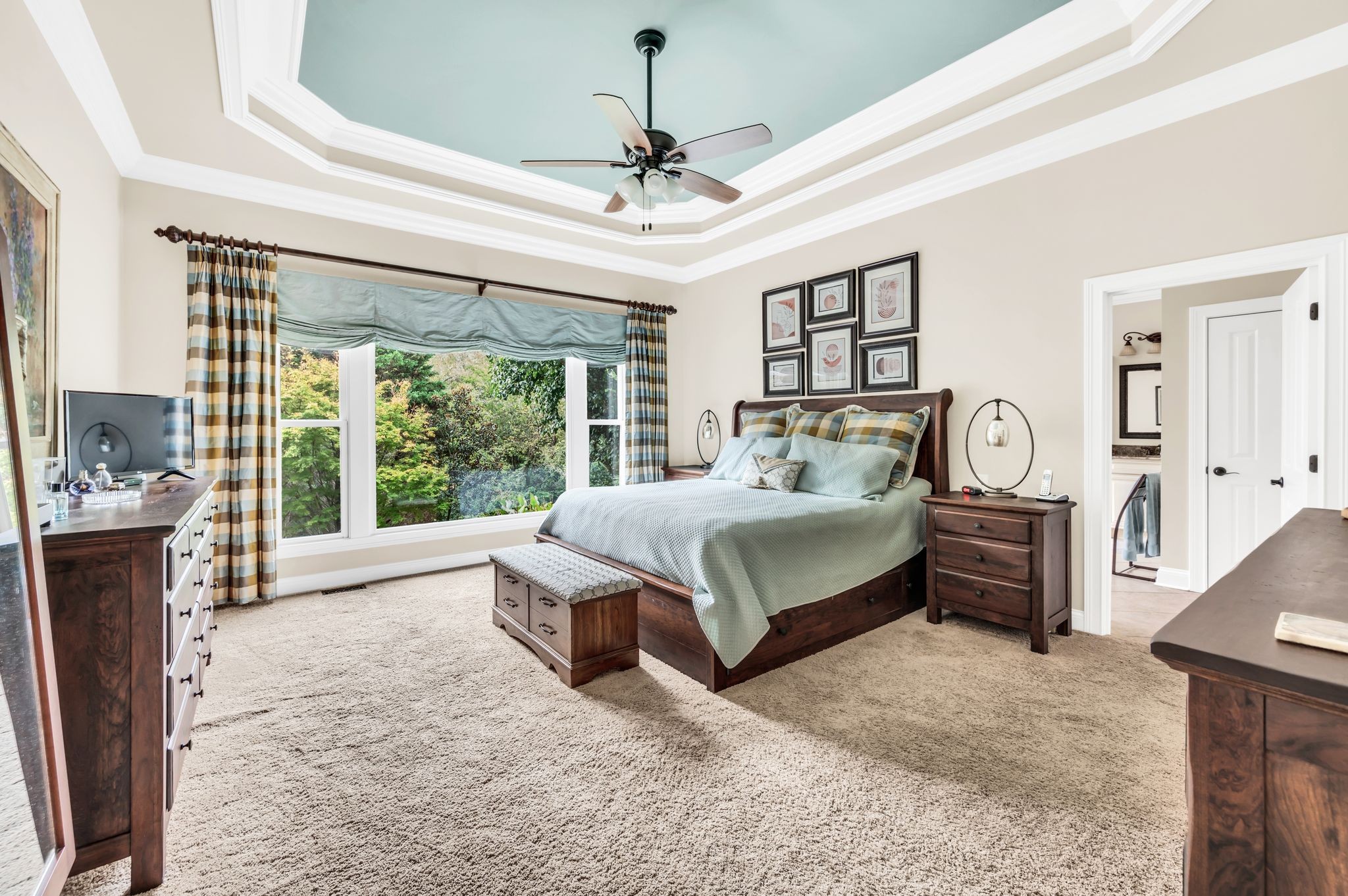 825 Pipers Ln