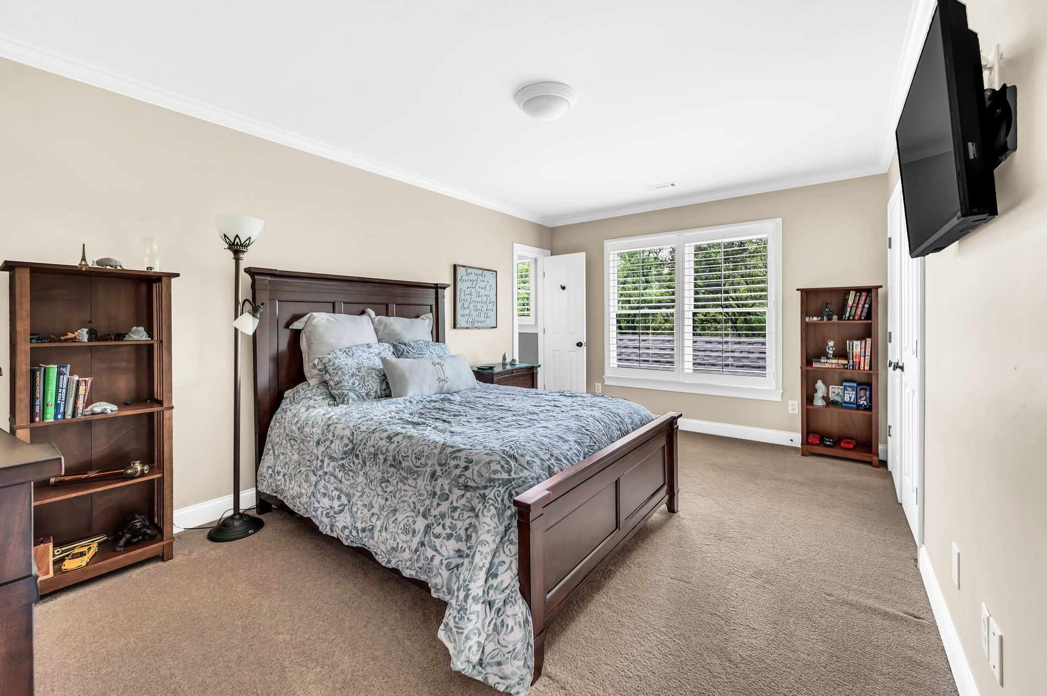 825 Pipers Ln