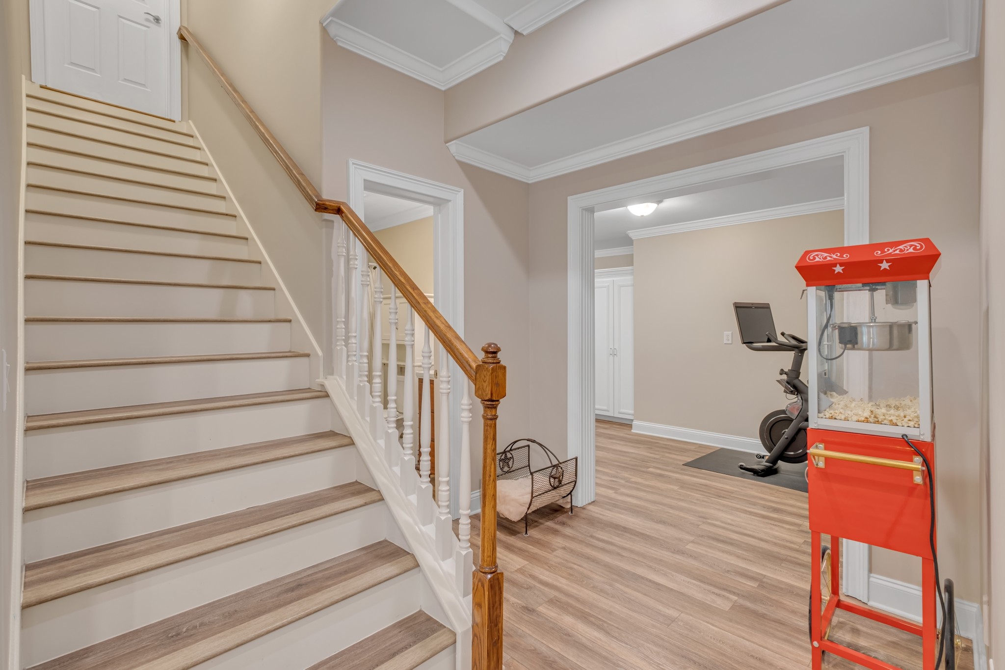 808 Aldwych Circle