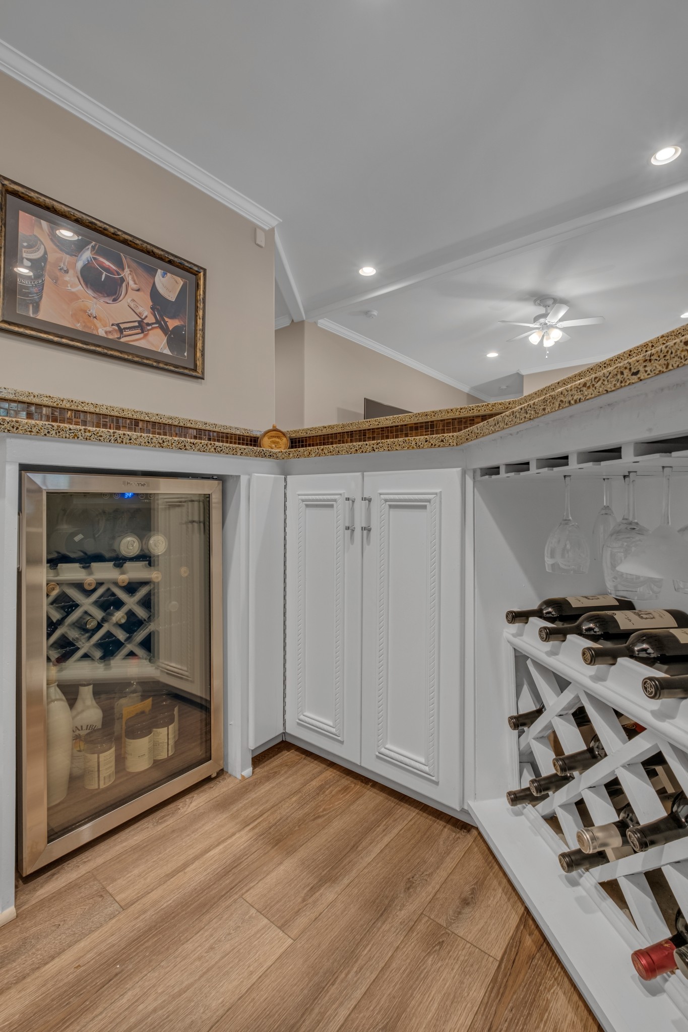 808 Aldwych Circle