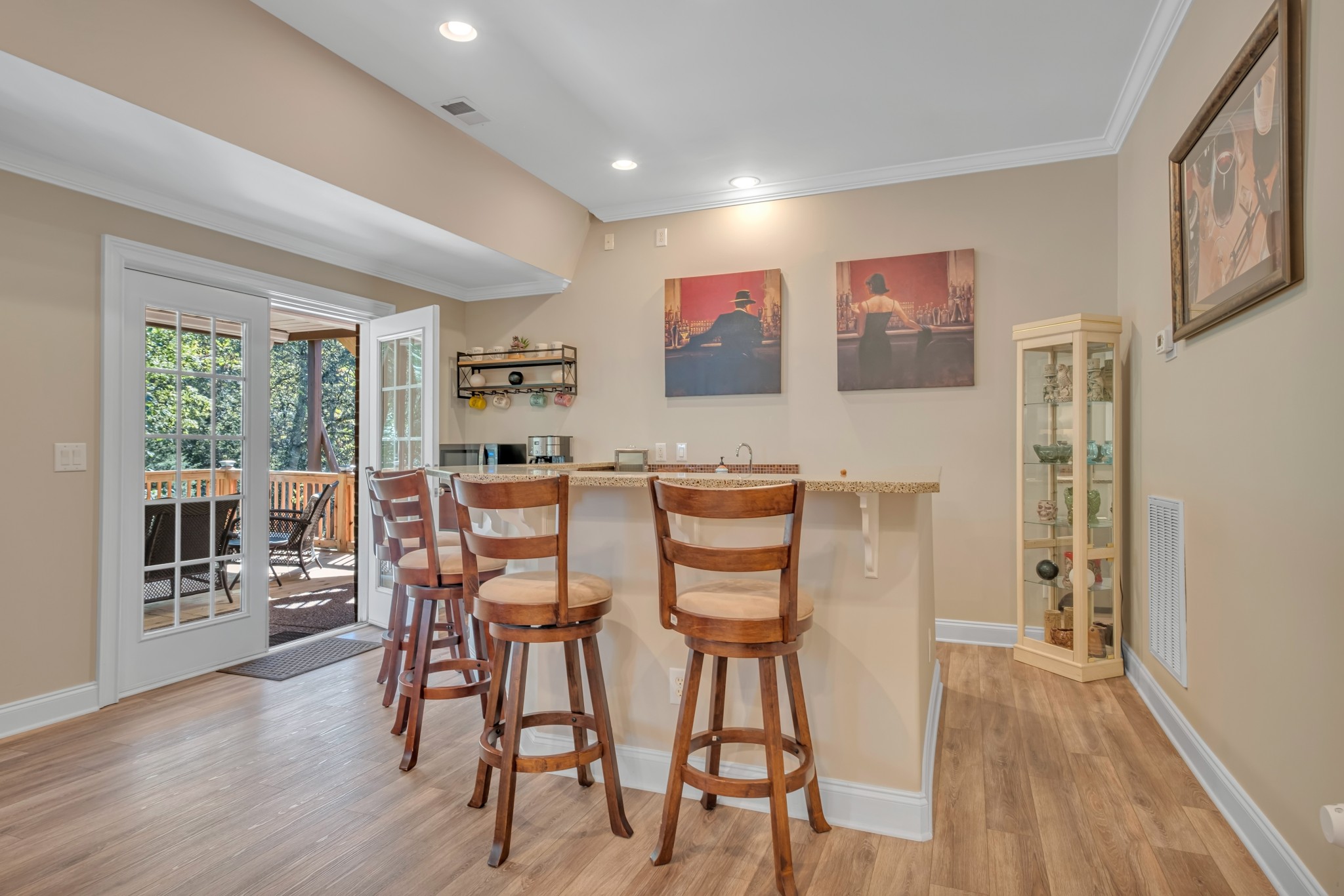 808 Aldwych Circle