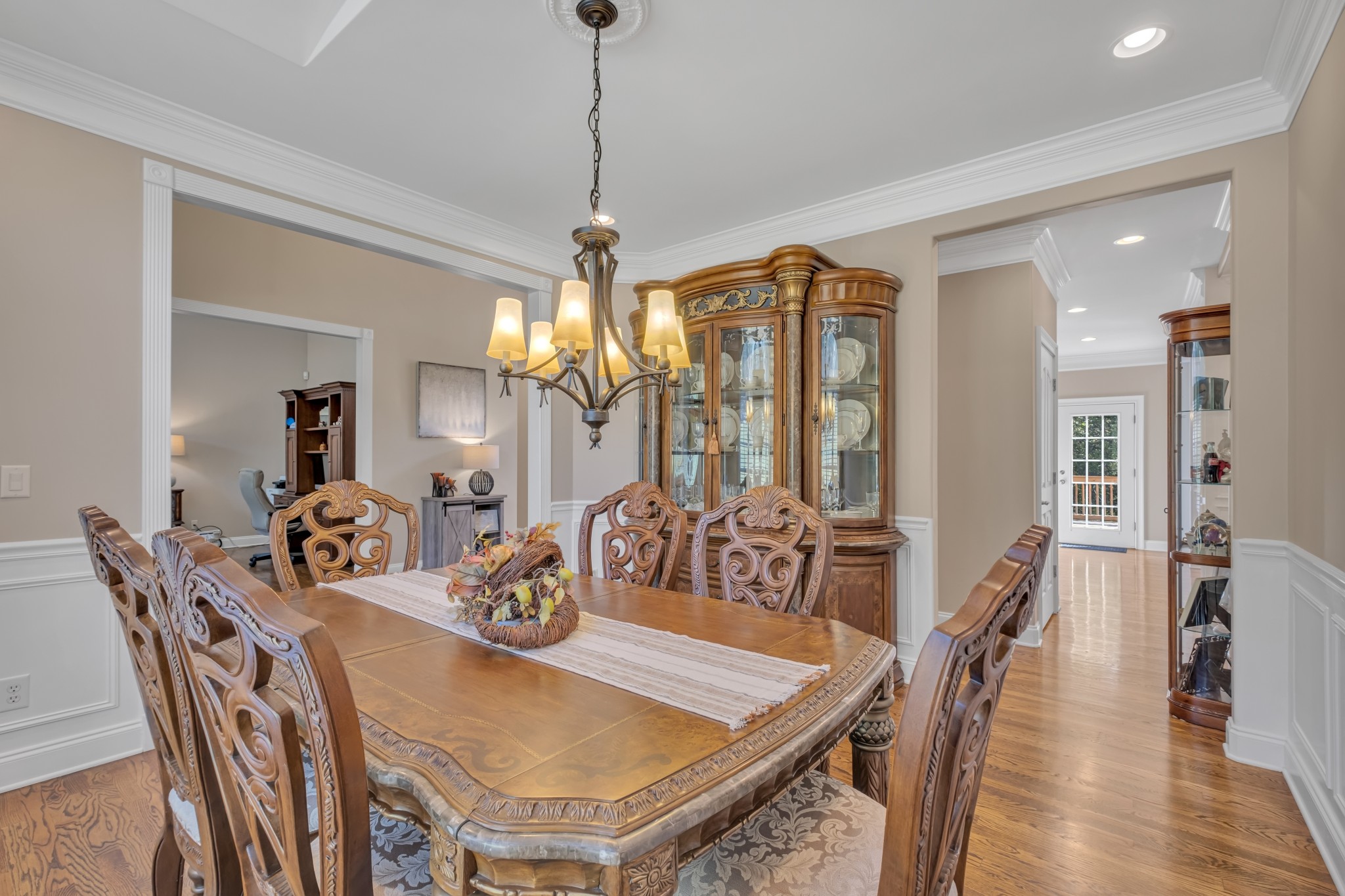 808 Aldwych Circle